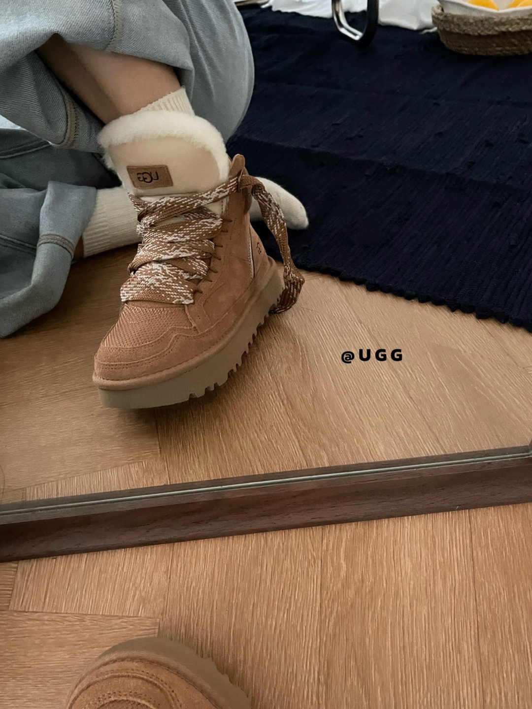 69$ UGG High-Top Mel Leather Wool Size 35-40 239870 UG338 gallery