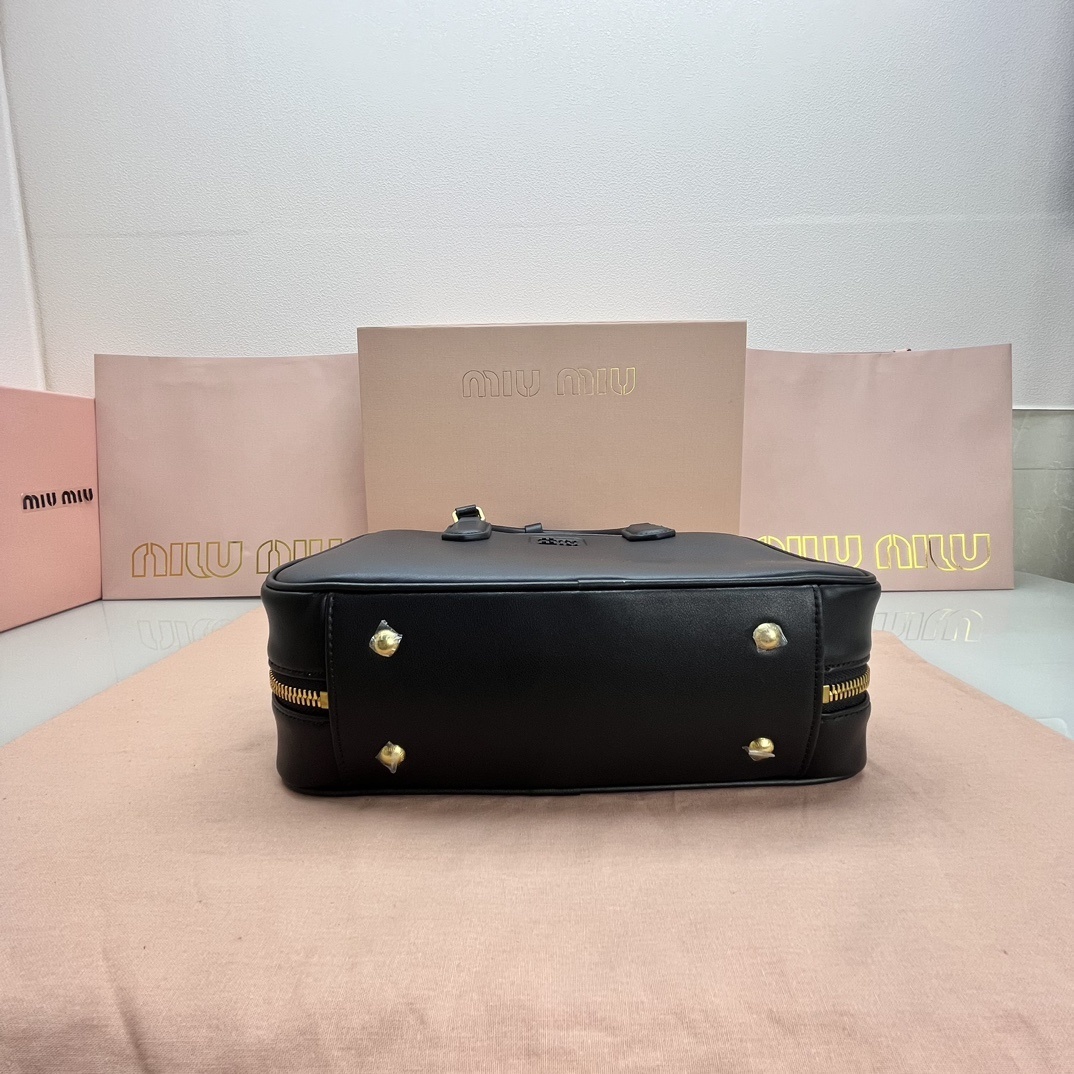 73$ new_dh miumiu 7060 size 29x19x10 cm 94682046797 BR498 gallery