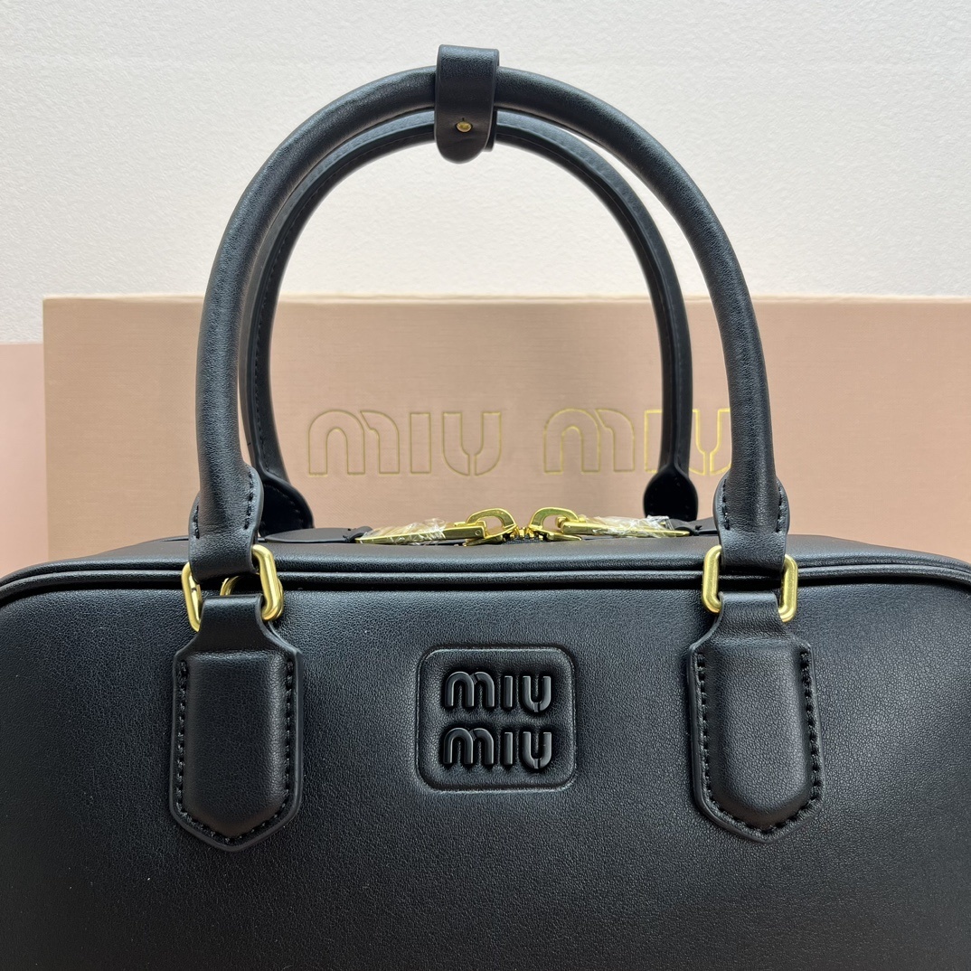 73$ new_dh miumiu 7060 size 29x19x10 cm 94682046797 BR498 gallery