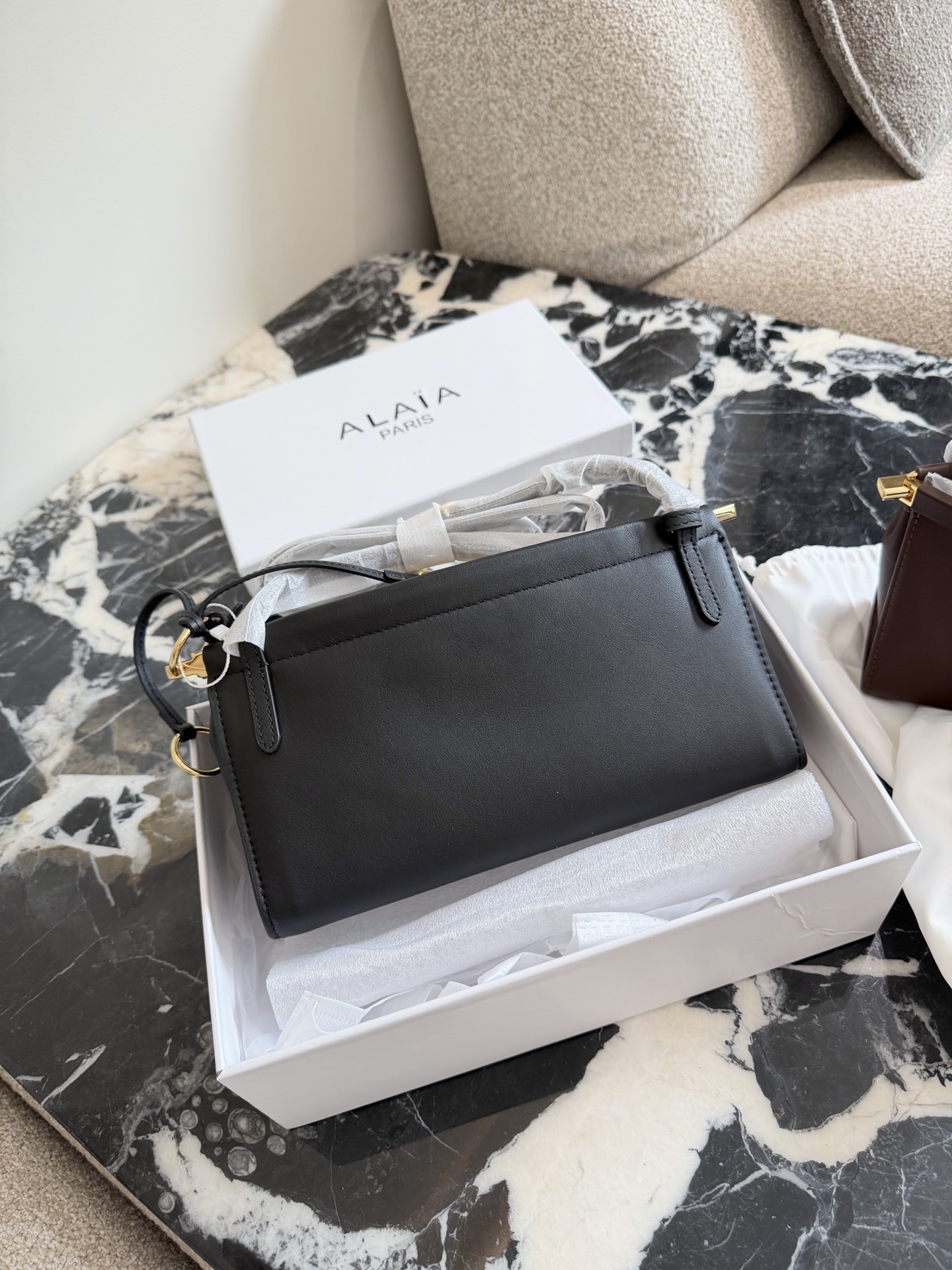76$ Alaia Le Click size 25cm 141790 BF146 gallery