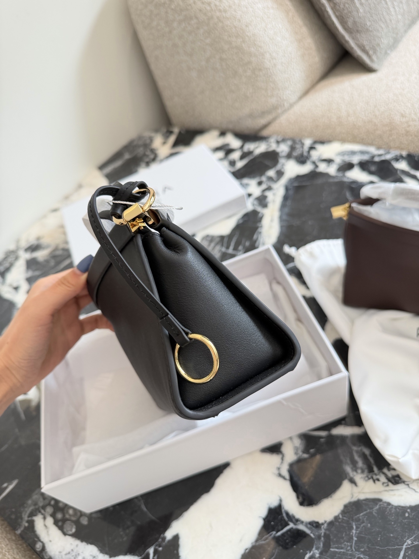 76$ Alaia Le Click size 25cm 141790 BF146 gallery