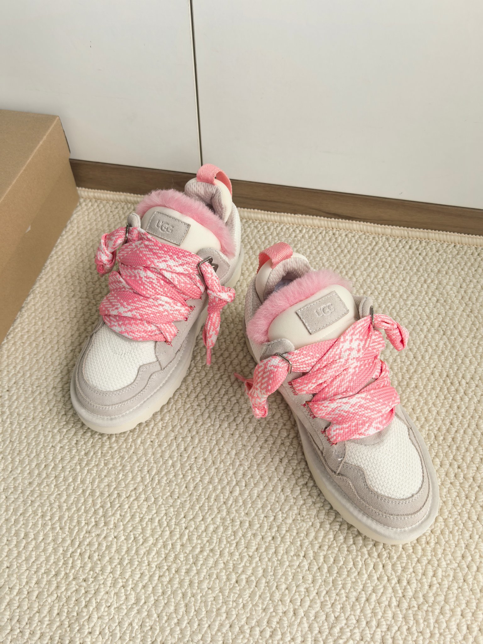 76$ Top Quality UGG Leather Wool Size 35-44 949430 UG284 gallery