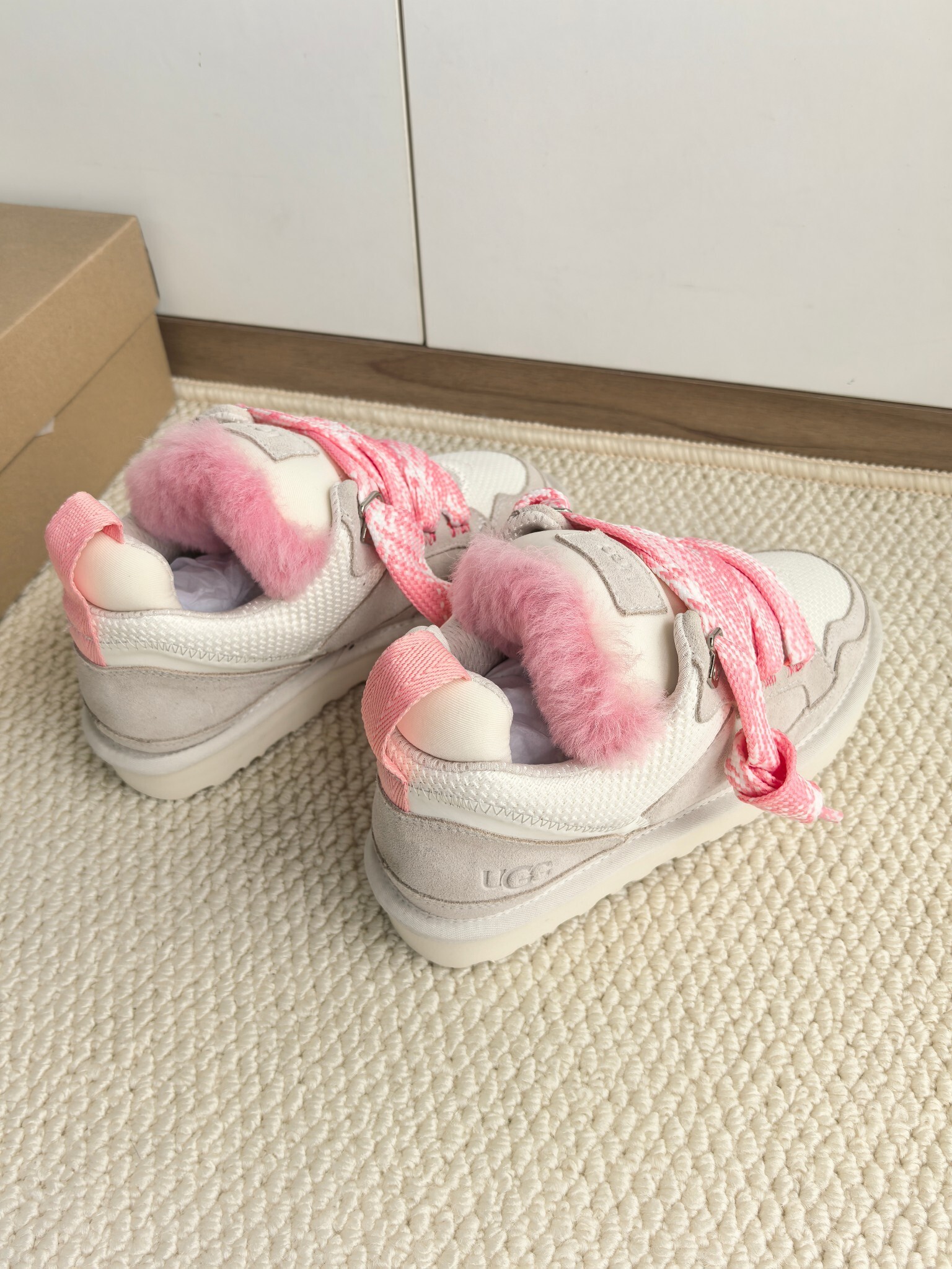 76$ Top Quality UGG Leather Wool Size 35-44 949430 UG284 gallery