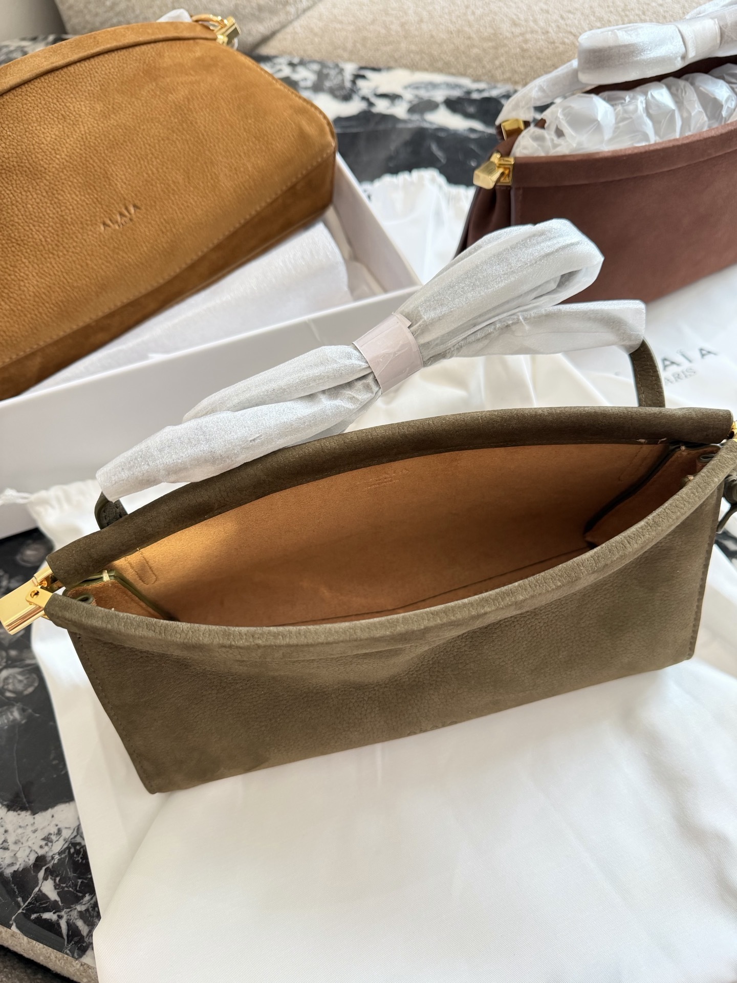 82$ Alaia Le Click size 25cm 452260 BF148 gallery