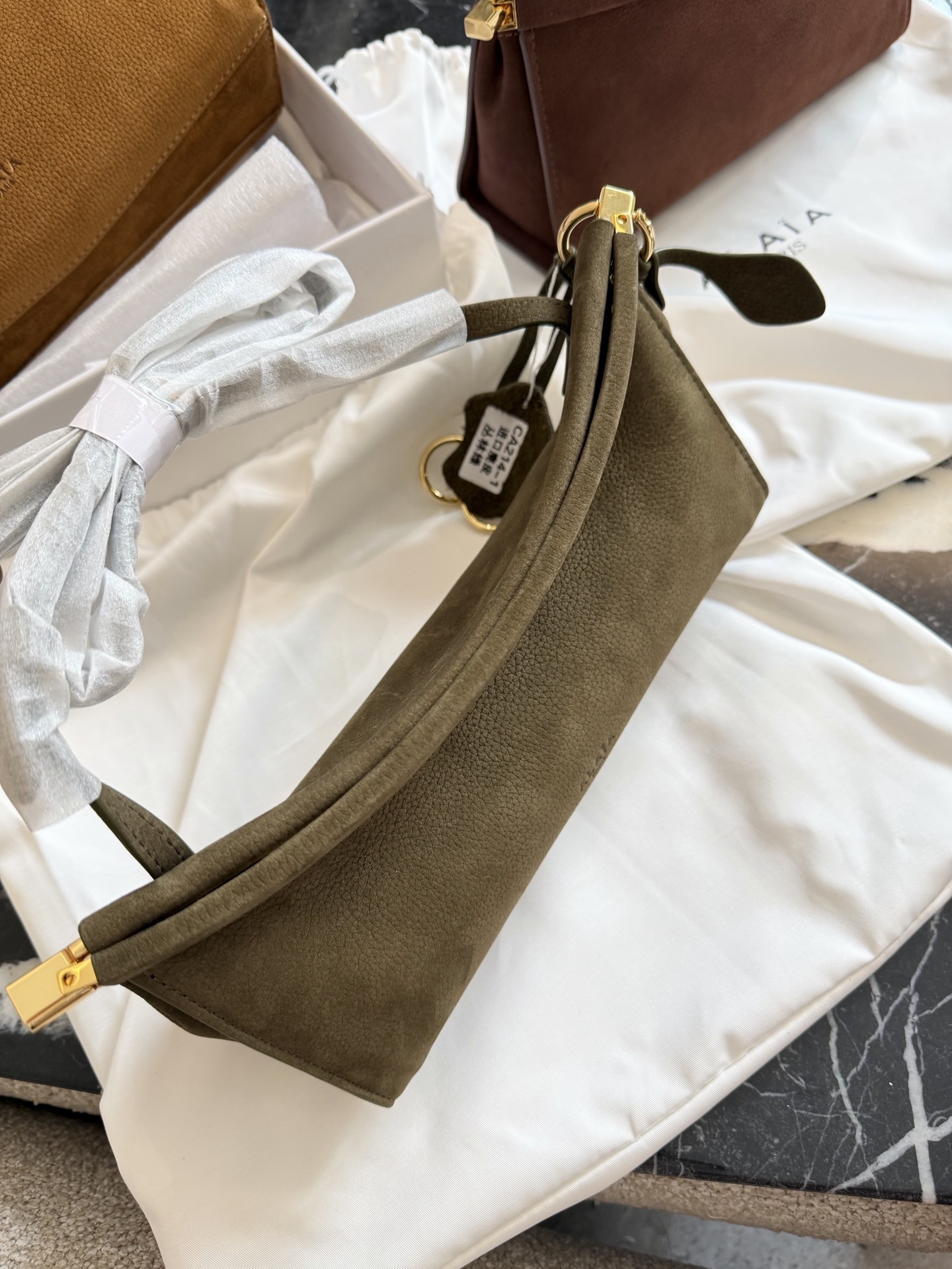 82$ Alaia Le Click size 25cm 452260 BF148 gallery