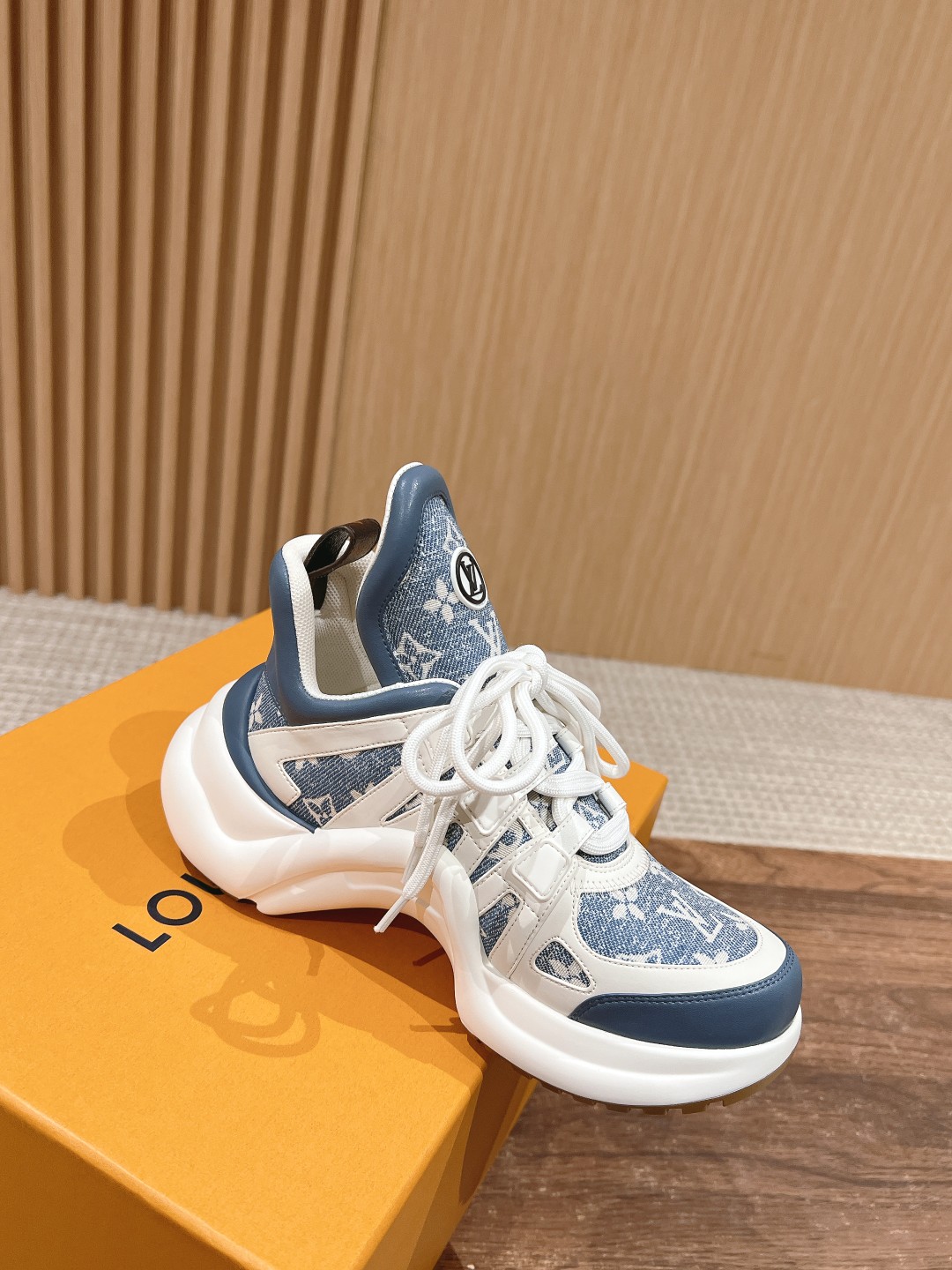 87$ dh LV Archlight size 35-40 95623068078 MJL600 gallery