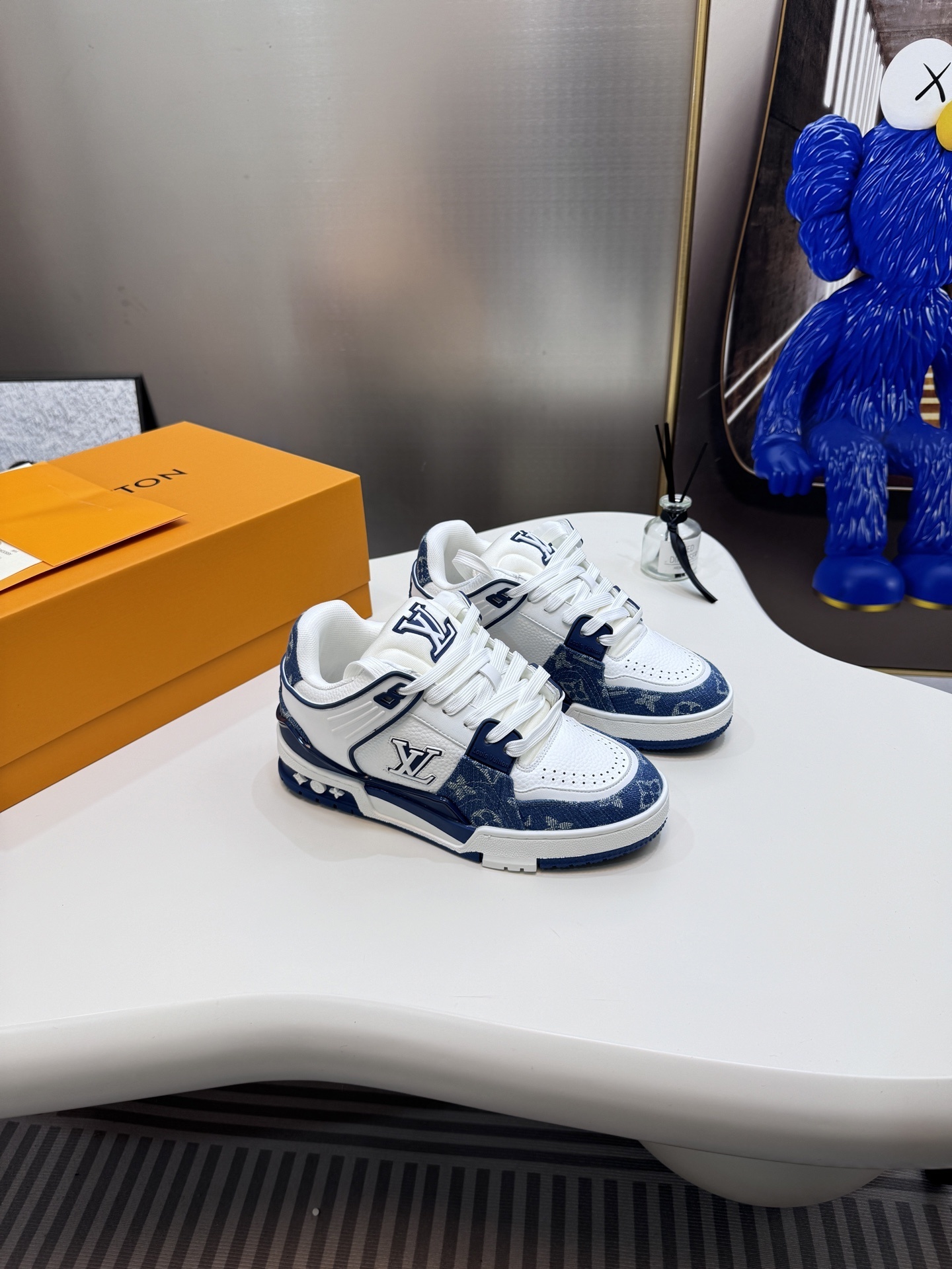 88$ dh LV Footprint Soccer size 35-44 75421058602 MJL522 gallery