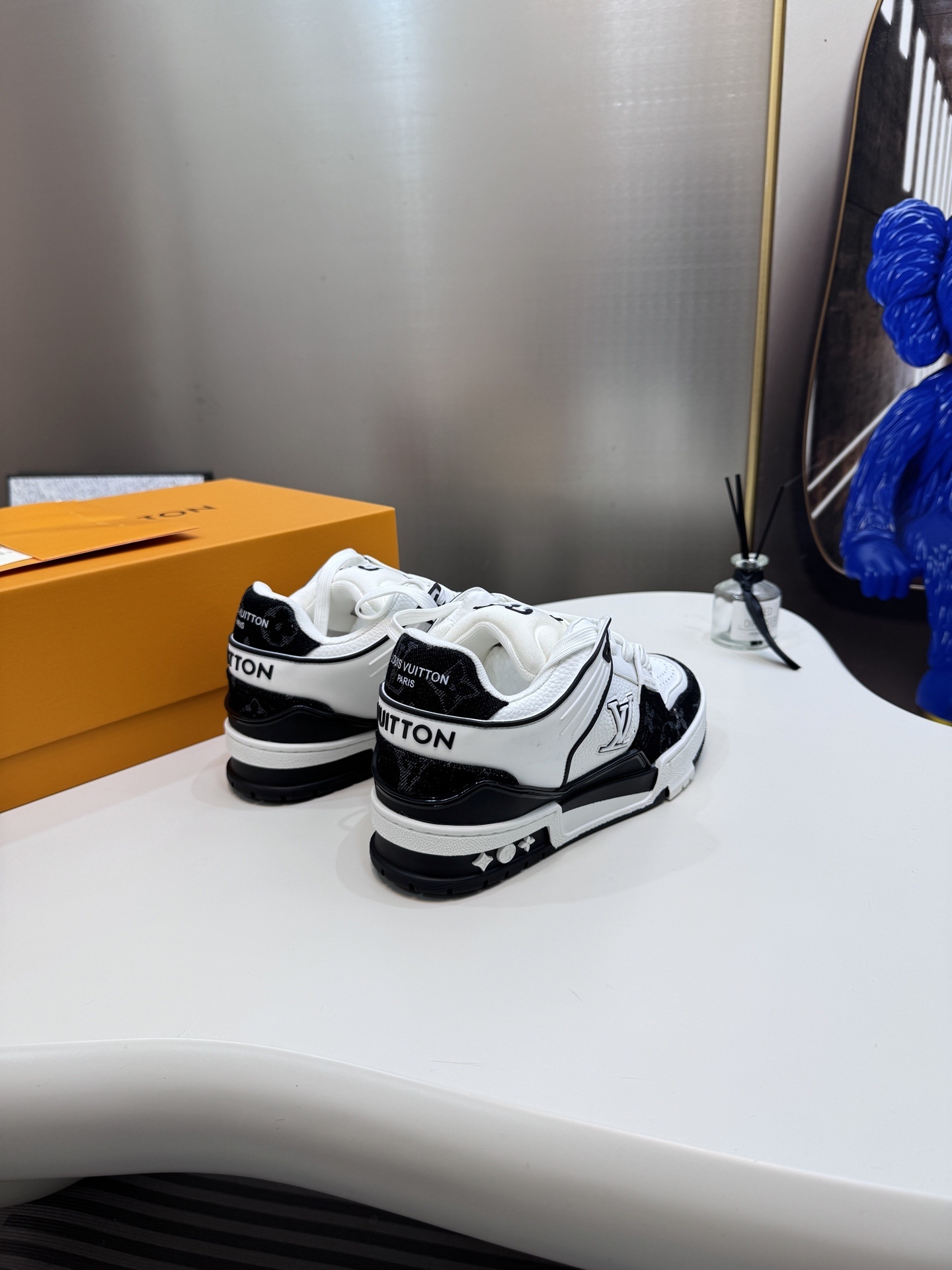 88$ dh LV Footprint Soccer size 35-44 75421058602 MJL522 gallery