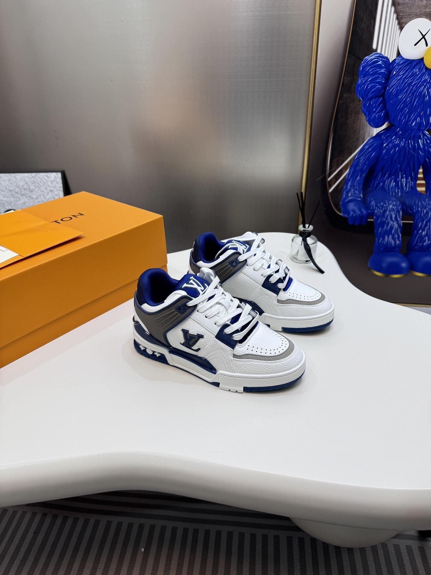 88$ dh LV Footprint Soccer size 35-44 75421058602 MJL522 gallery