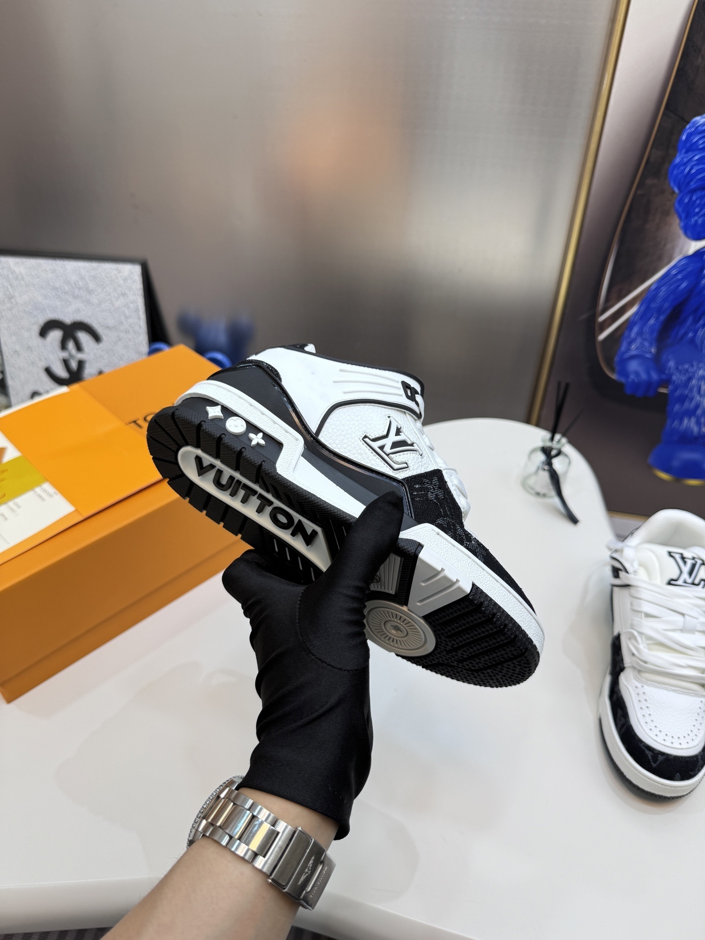 88$ dh LV Footprint Soccer size 35-44 75421058602 MJL522 gallery