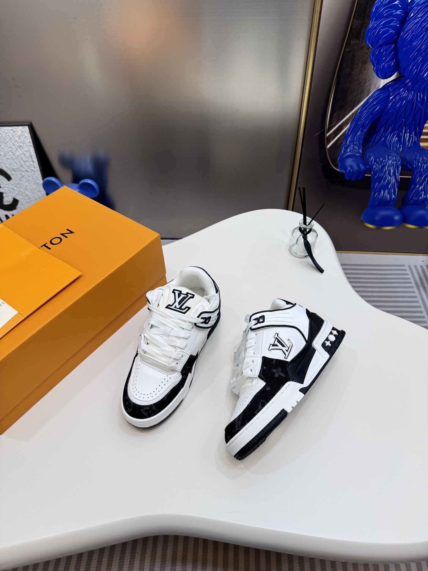 88$ dh LV Footprint Soccer size 35-44 75421058602 MJL522 gallery