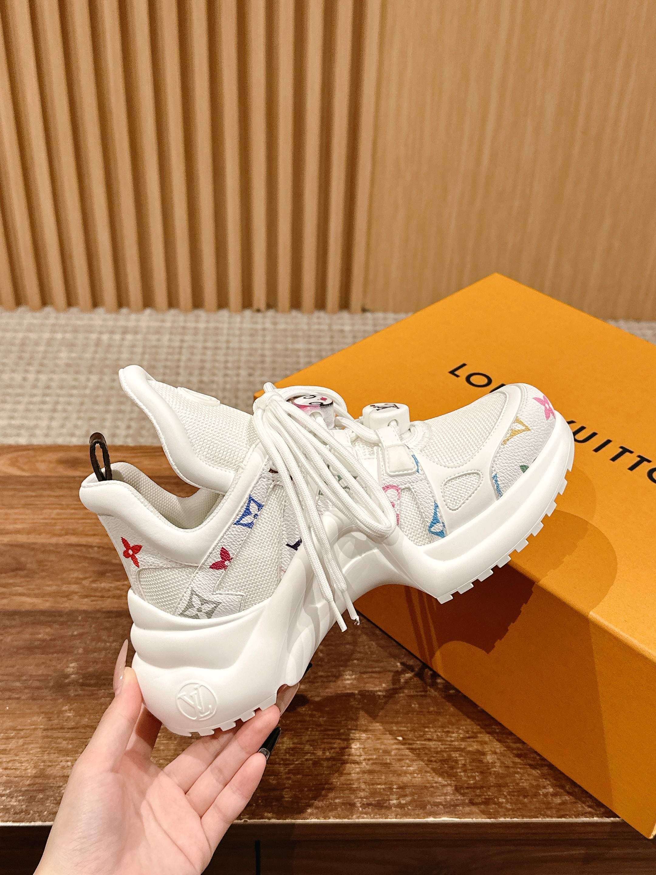 89$ dh LV Archlight size 35-40 75849068292 MJL596 gallery