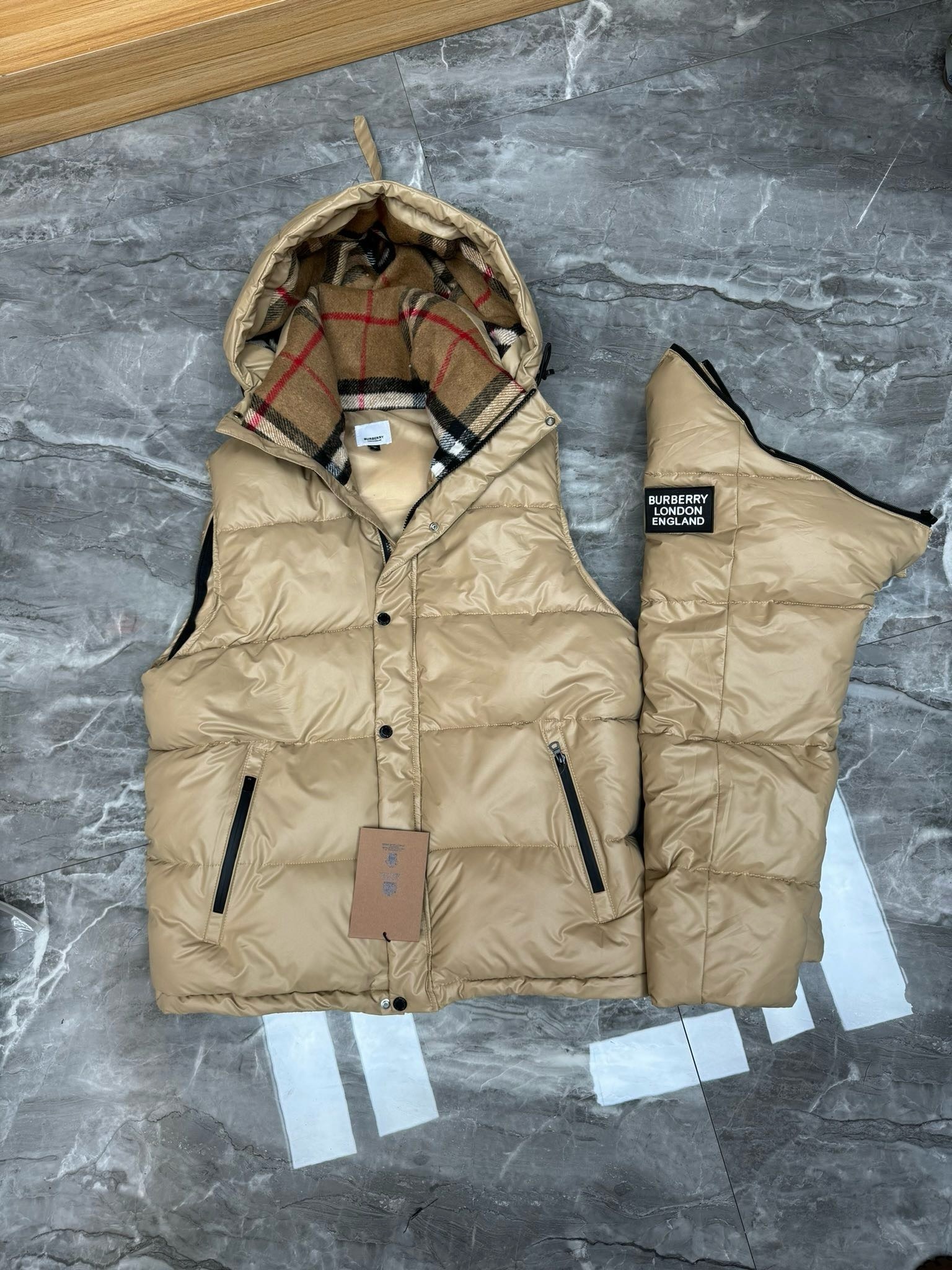 93$ Burberry jacket size M-5XL 755536 YNY4 gallery