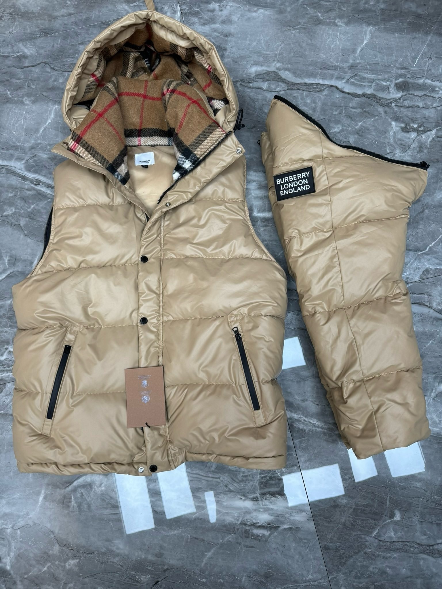 93$ Burberry jacket size M-5XL 755536 YNY4 gallery
