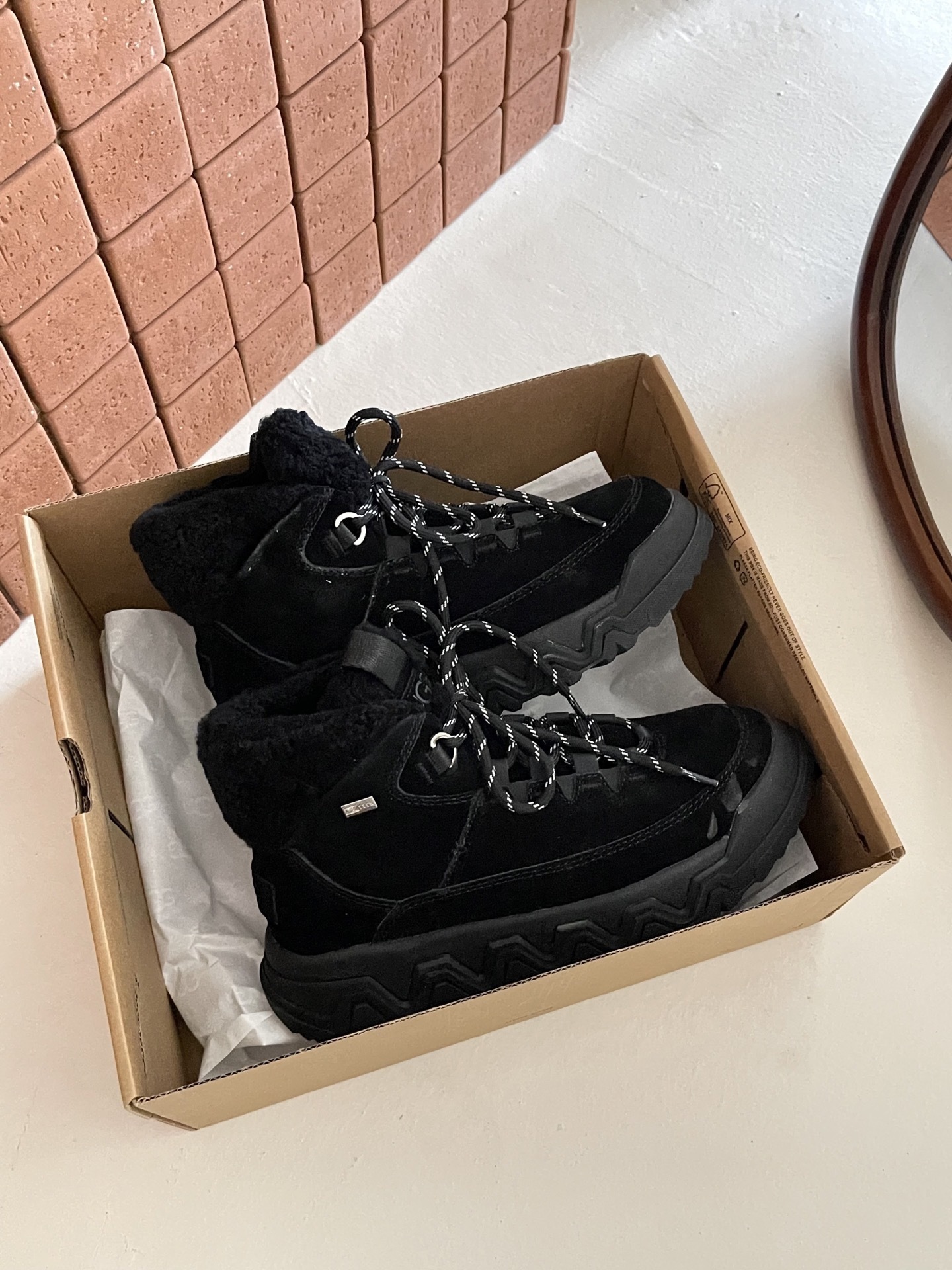 95$ Top Quality UGG Shoes Leather Wool Platform 4cm size 35-44 752690 UG310 gallery