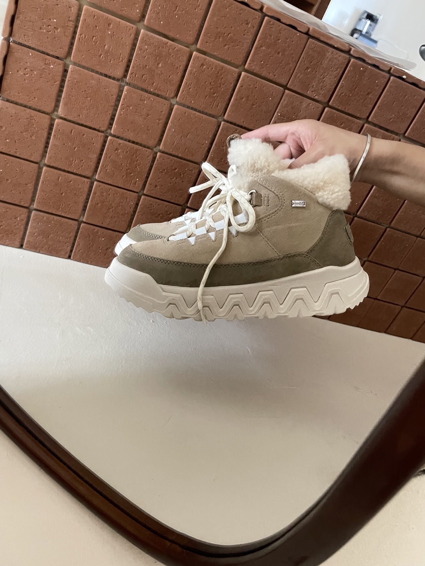 95$ Top Quality UGG Shoes Leather Wool Platform 4cm size 35-44 752690 UG310 gallery