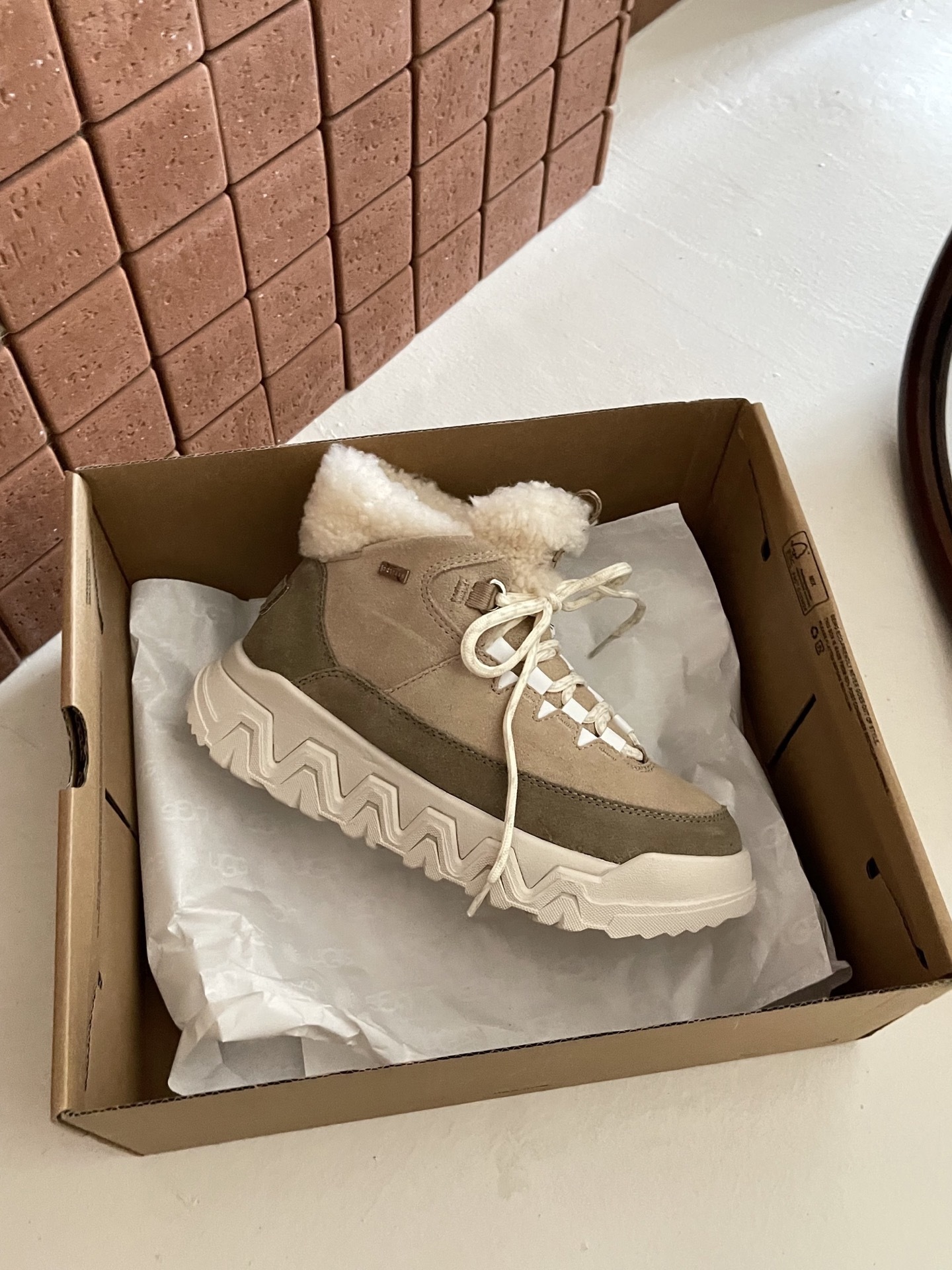 95$ Top Quality UGG Shoes Leather Wool Platform 4cm size 35-44 752690 UG310 gallery