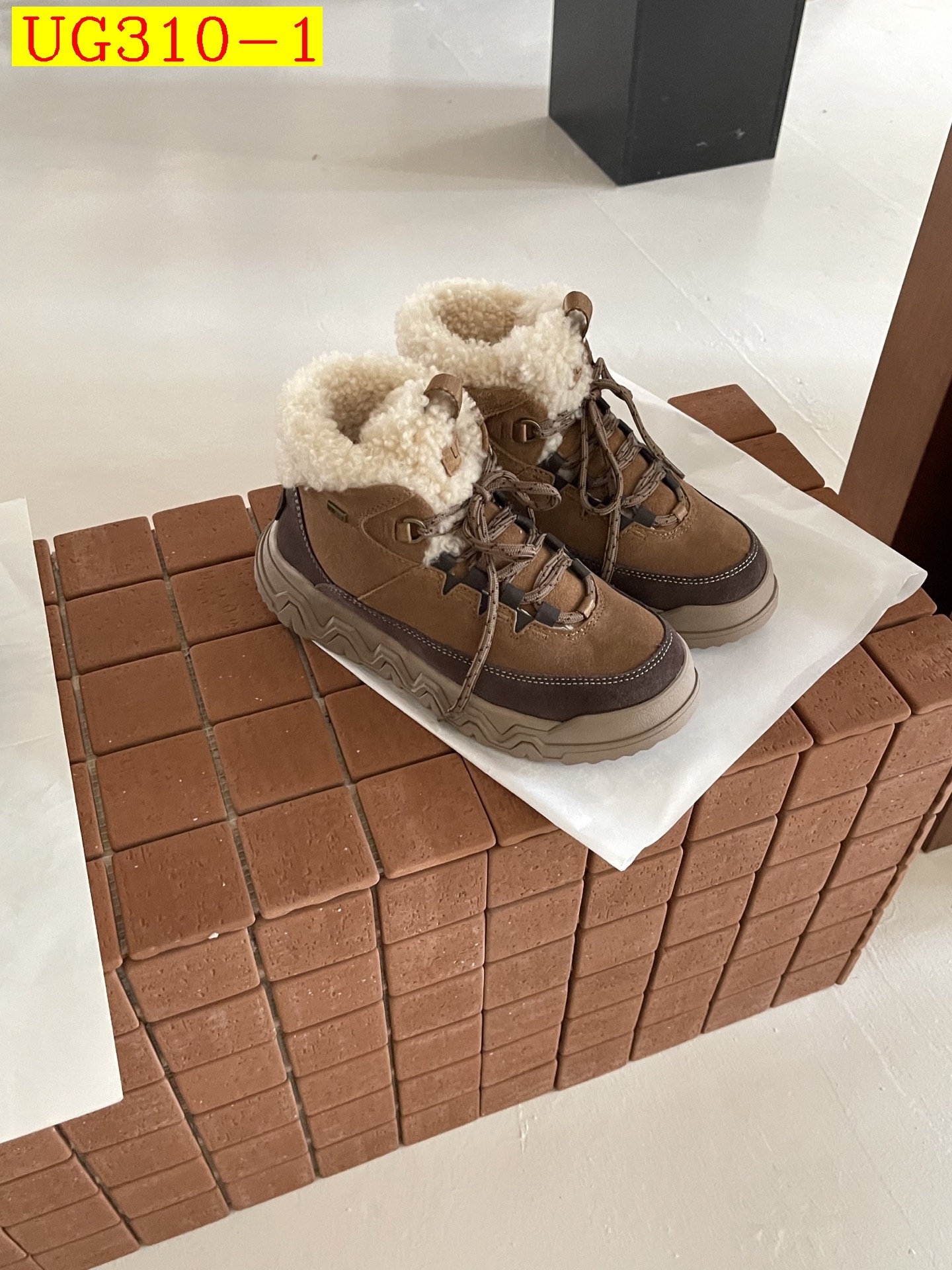 95$ Top Quality UGG Shoes Leather Wool Platform 4cm size 35-44 752690 UG310 gallery
