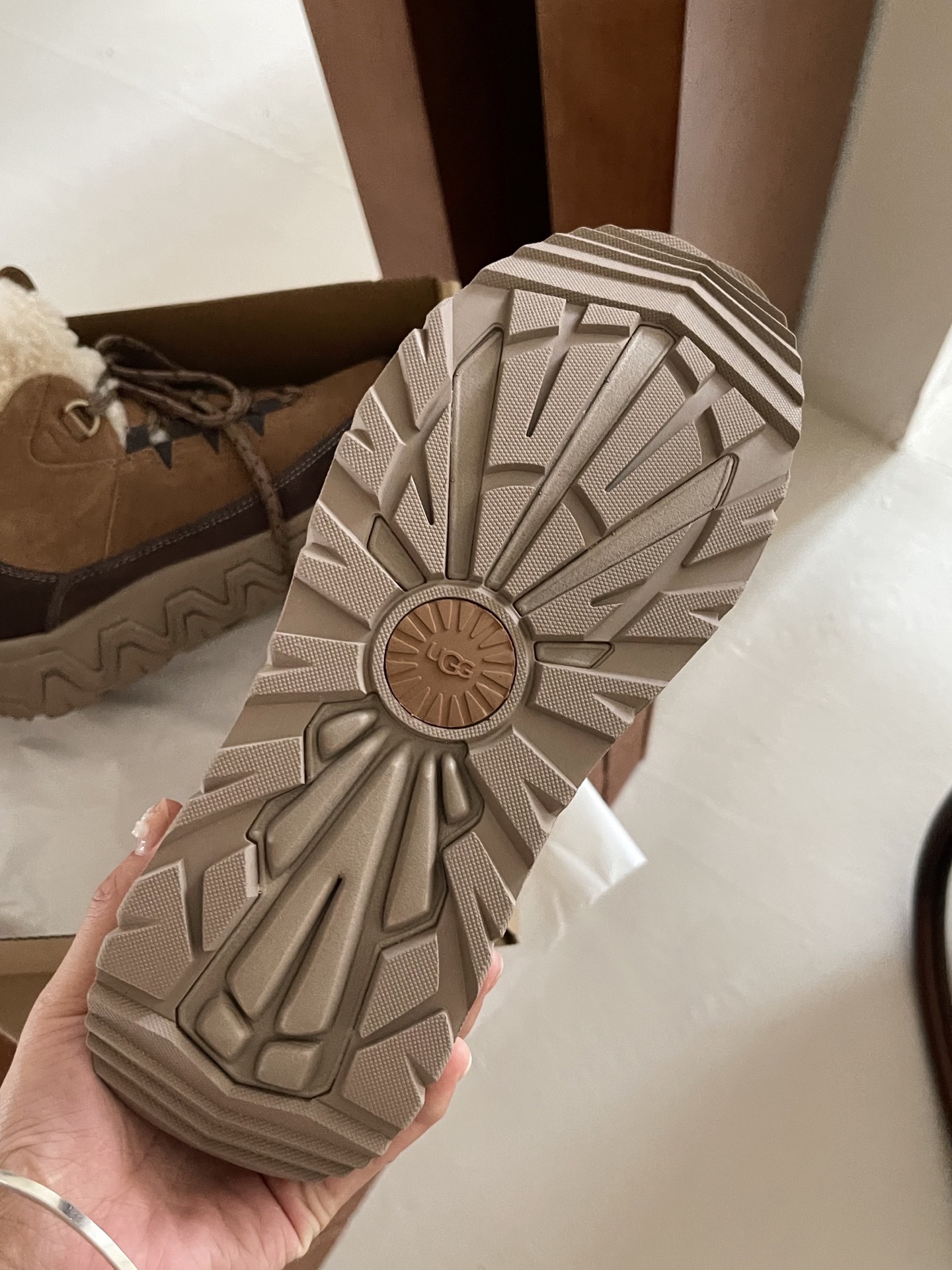 95$ Top Quality UGG Shoes Leather Wool Platform 4cm size 35-44 752690 UG310 gallery