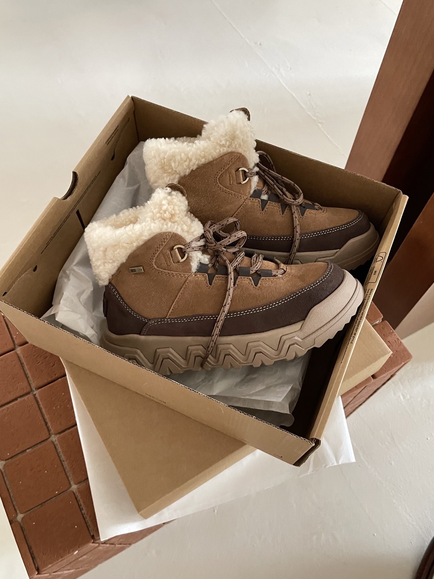 95$ Top Quality UGG Shoes Leather Wool Platform 4cm size 35-44 752690 UG310 gallery