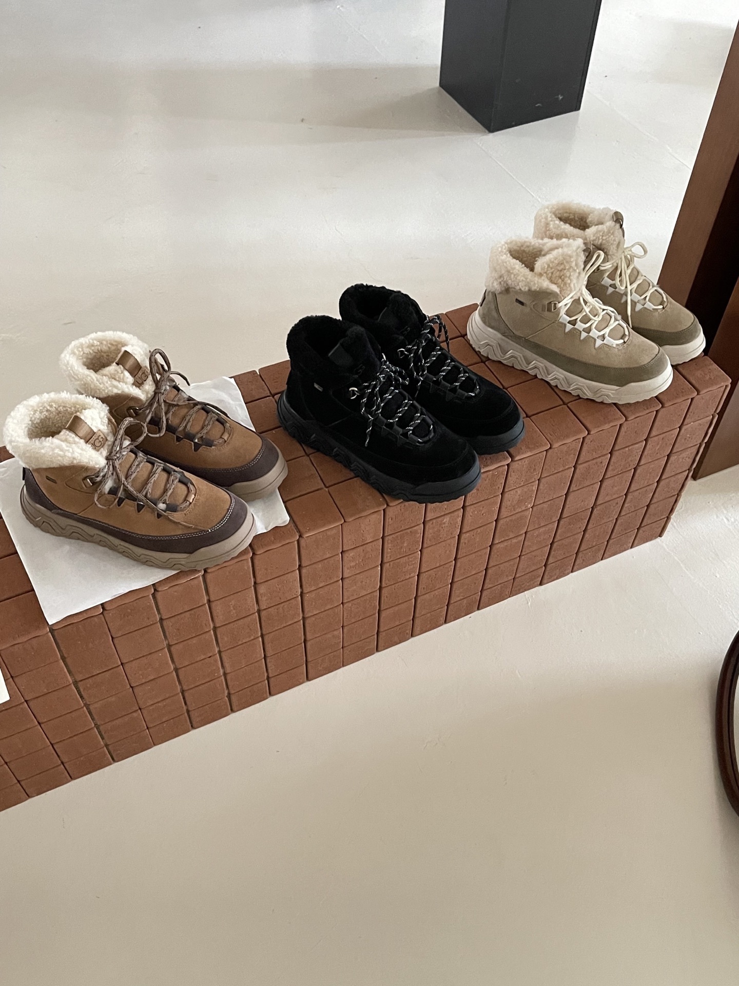 95$ Top Quality UGG Shoes Leather Wool Platform 4cm size 35-44 752690 UG310 gallery