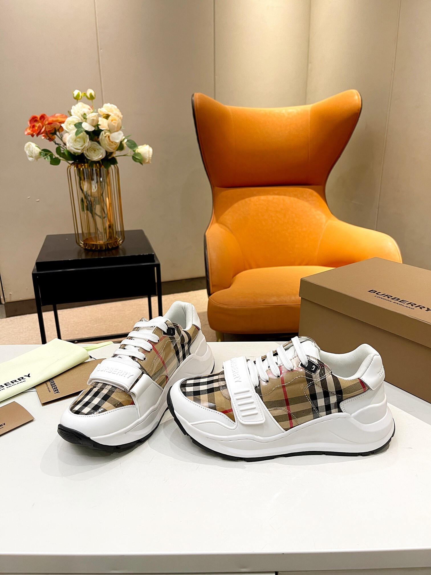 97$ Burberry SIZE 36-44 360240 BF52 gallery