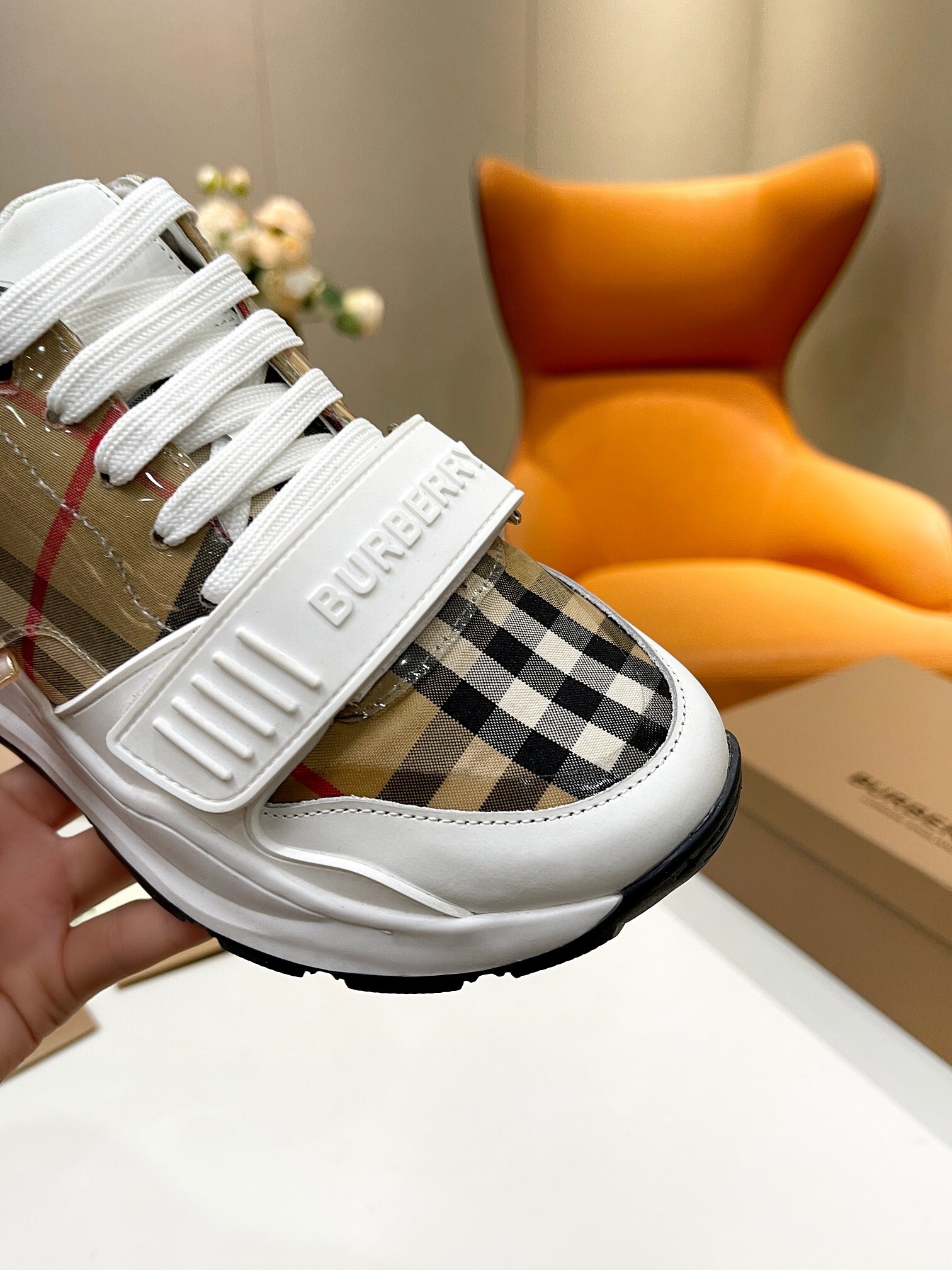 97$ Burberry SIZE 36-44 360240 BF52 gallery