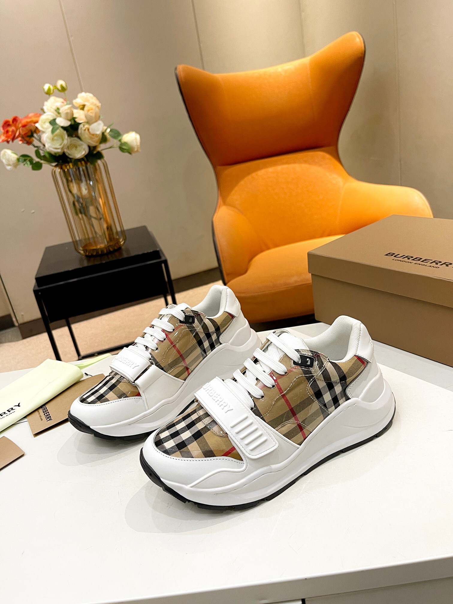 97$ Burberry SIZE 36-44 360240 BF52 gallery