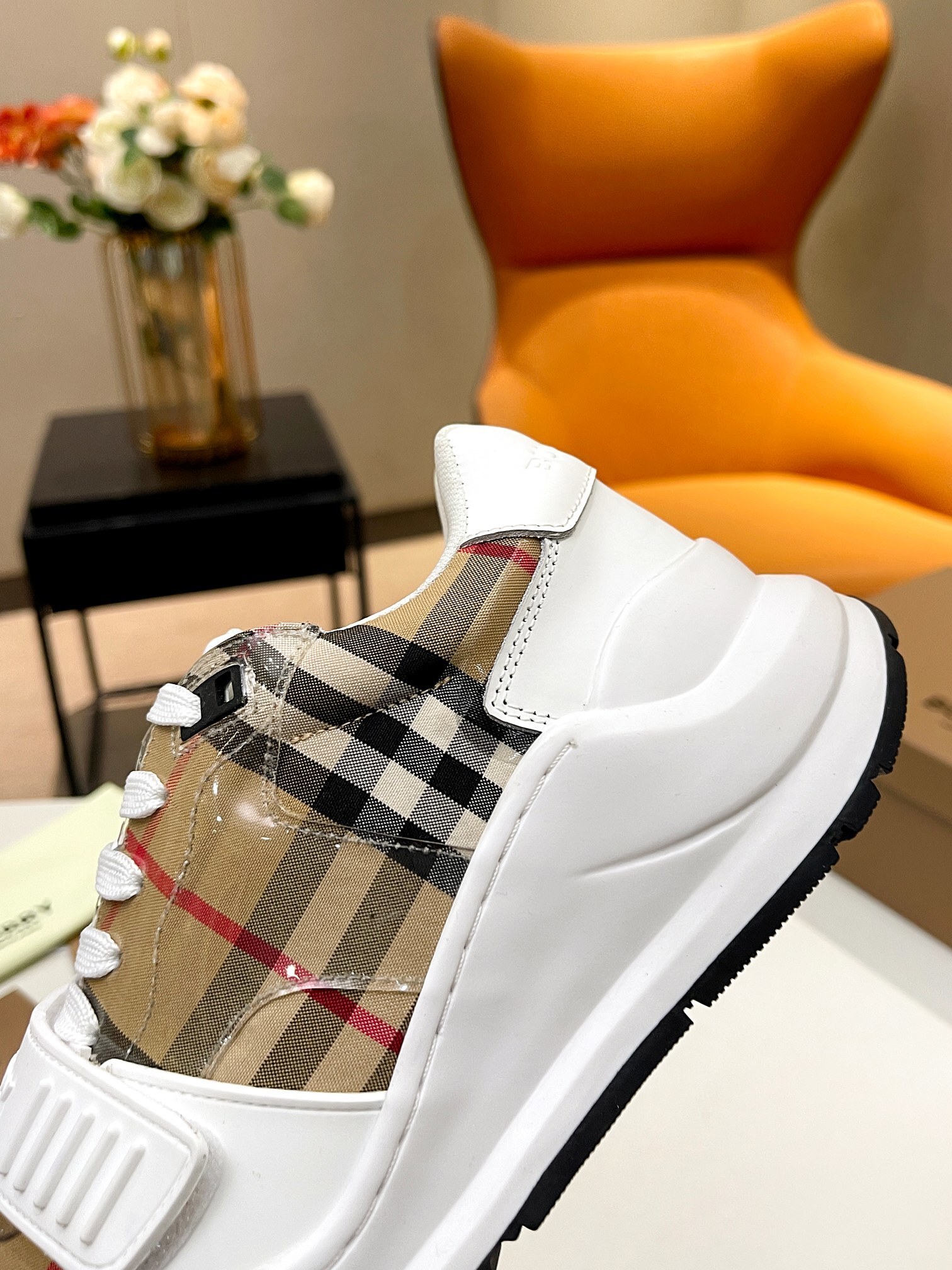 97$ Burberry SIZE 36-44 360240 BF52 gallery