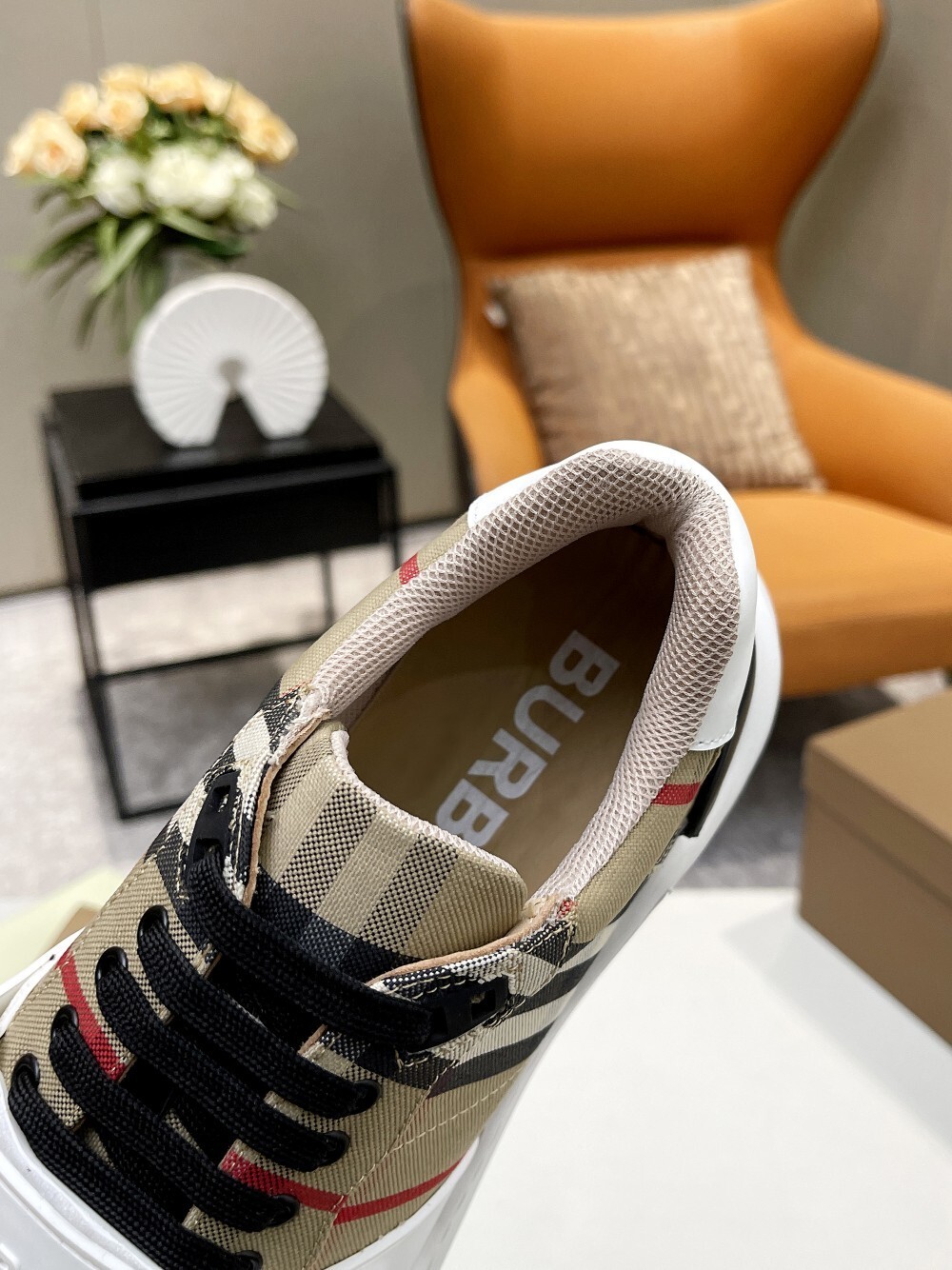 97$ Burberry SIZE 36-44 360240 BF52 gallery