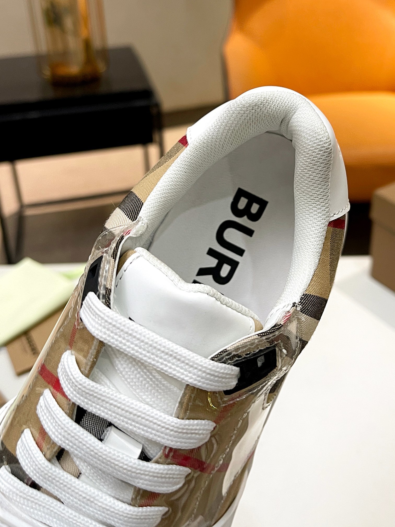 97$ Burberry SIZE 36-44 360240 BF52 gallery