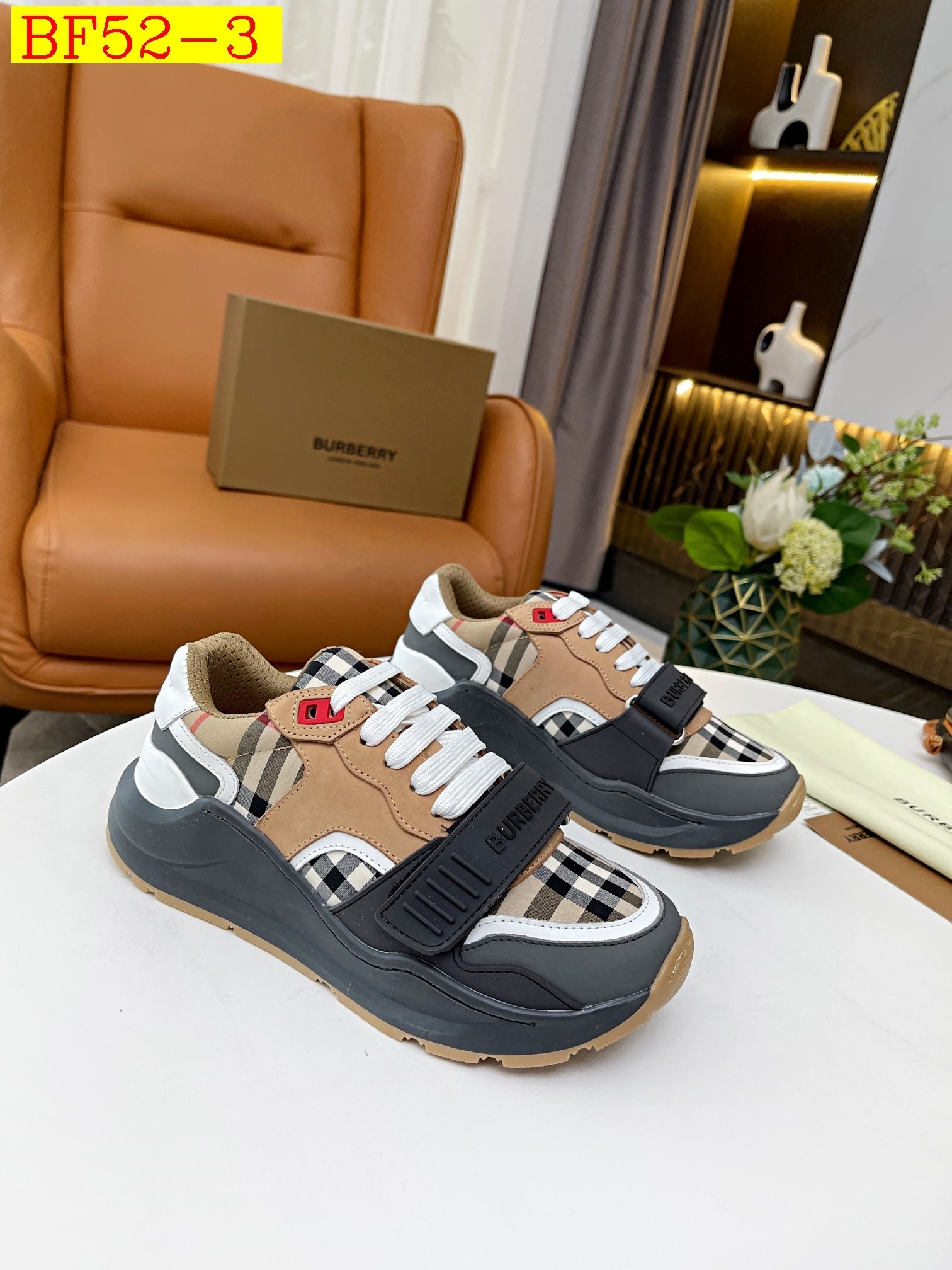 97$ Burberry SIZE 36-44 360240 BF52 gallery