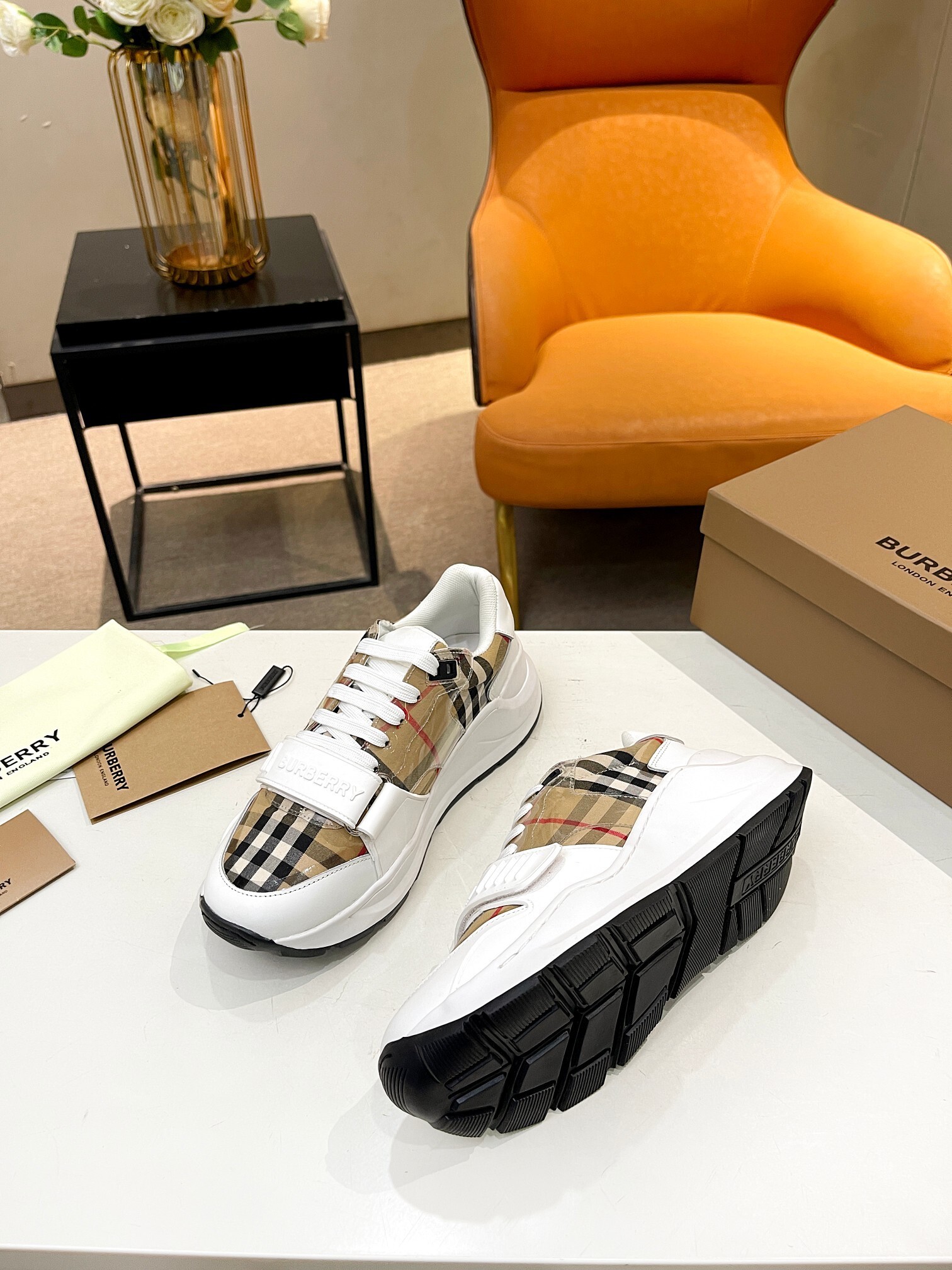 97$ Burberry SIZE 36-44 360240 BF52 gallery