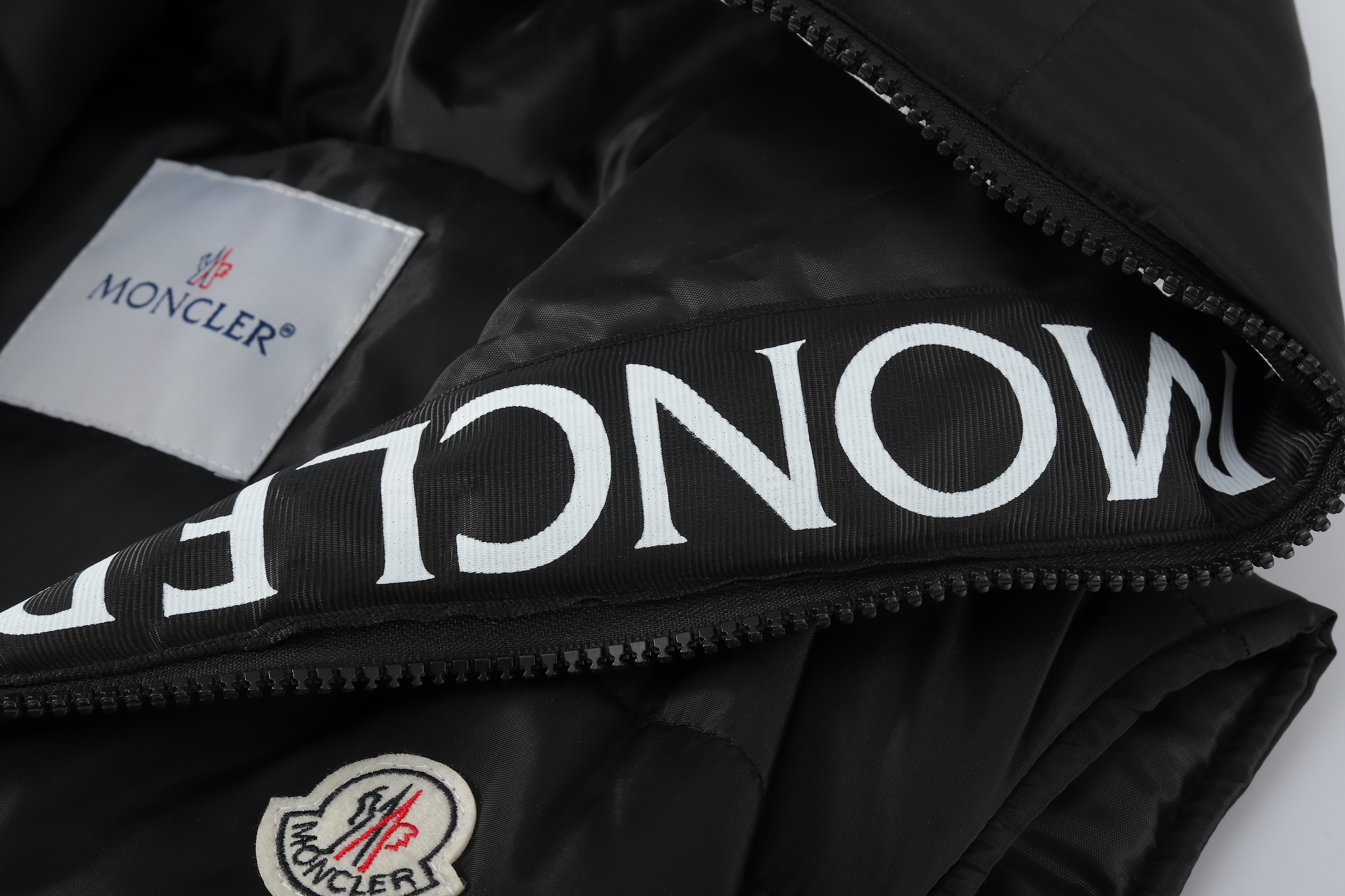 B1591-288￥39.11$Moncler gallery