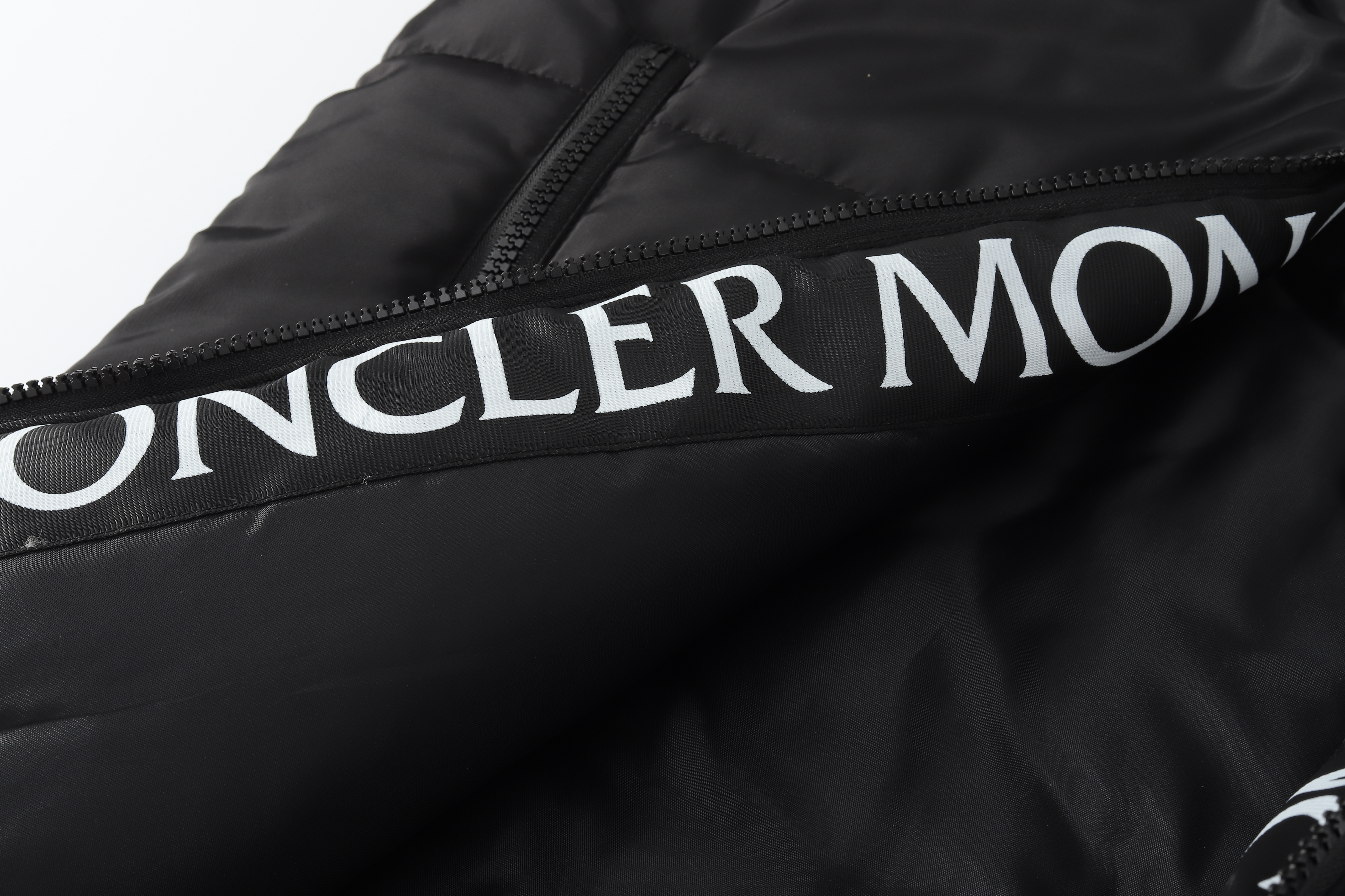 B1591-288￥39.11$Moncler gallery