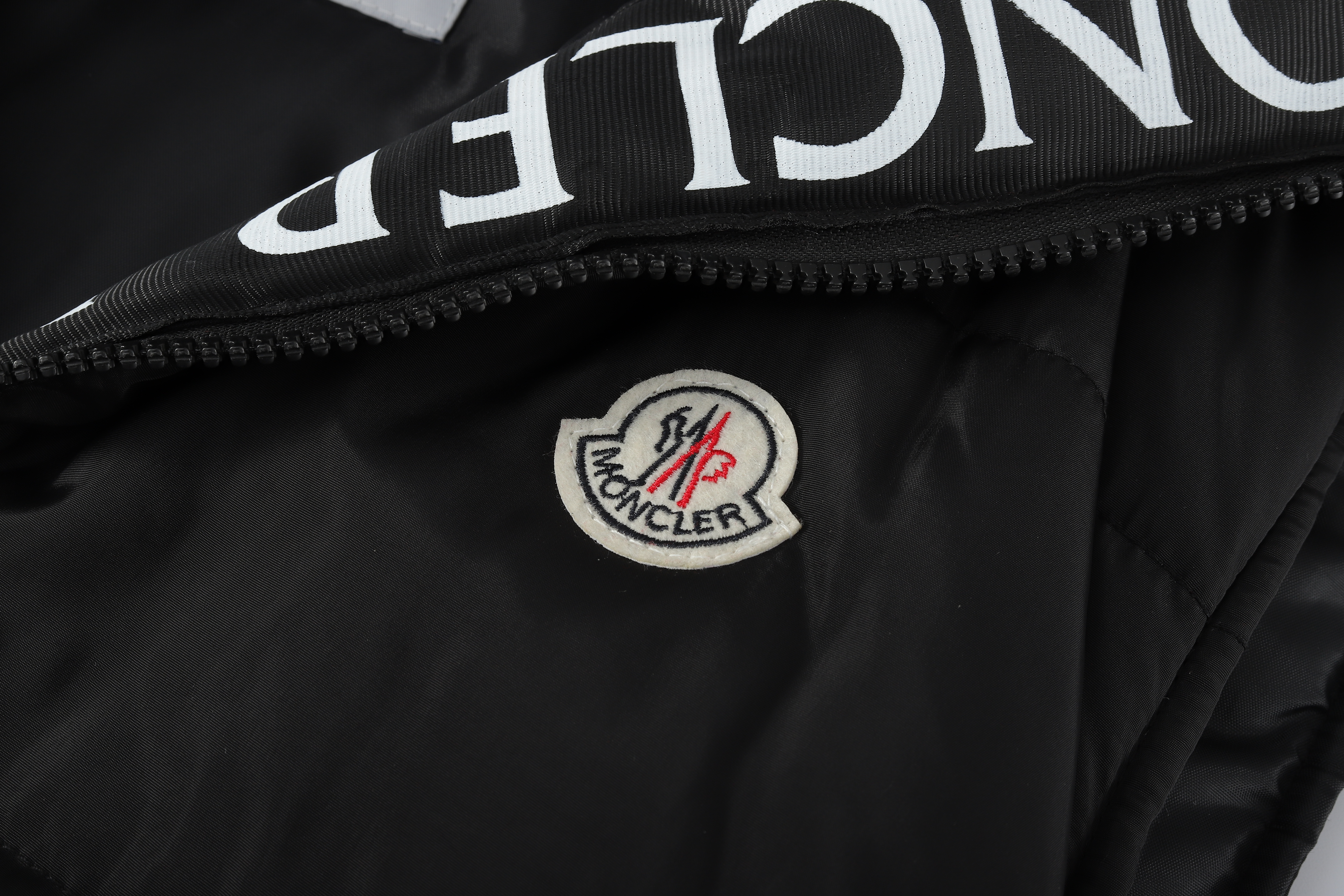 B1591-288￥39.11$Moncler gallery