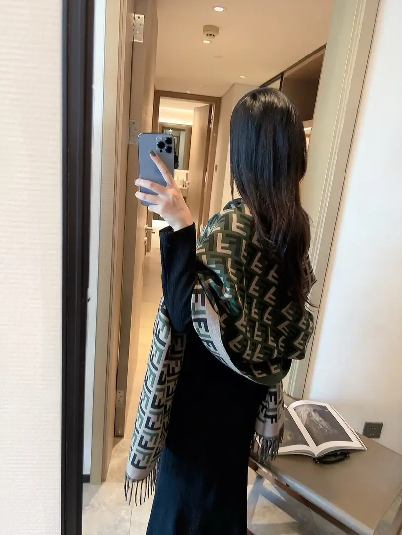 1450-181￥| 24.77$Fendi gallery