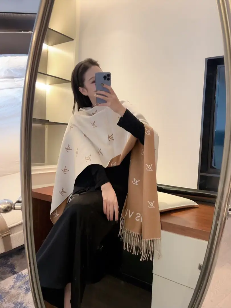 1674-￥| 27.68$LV gallery