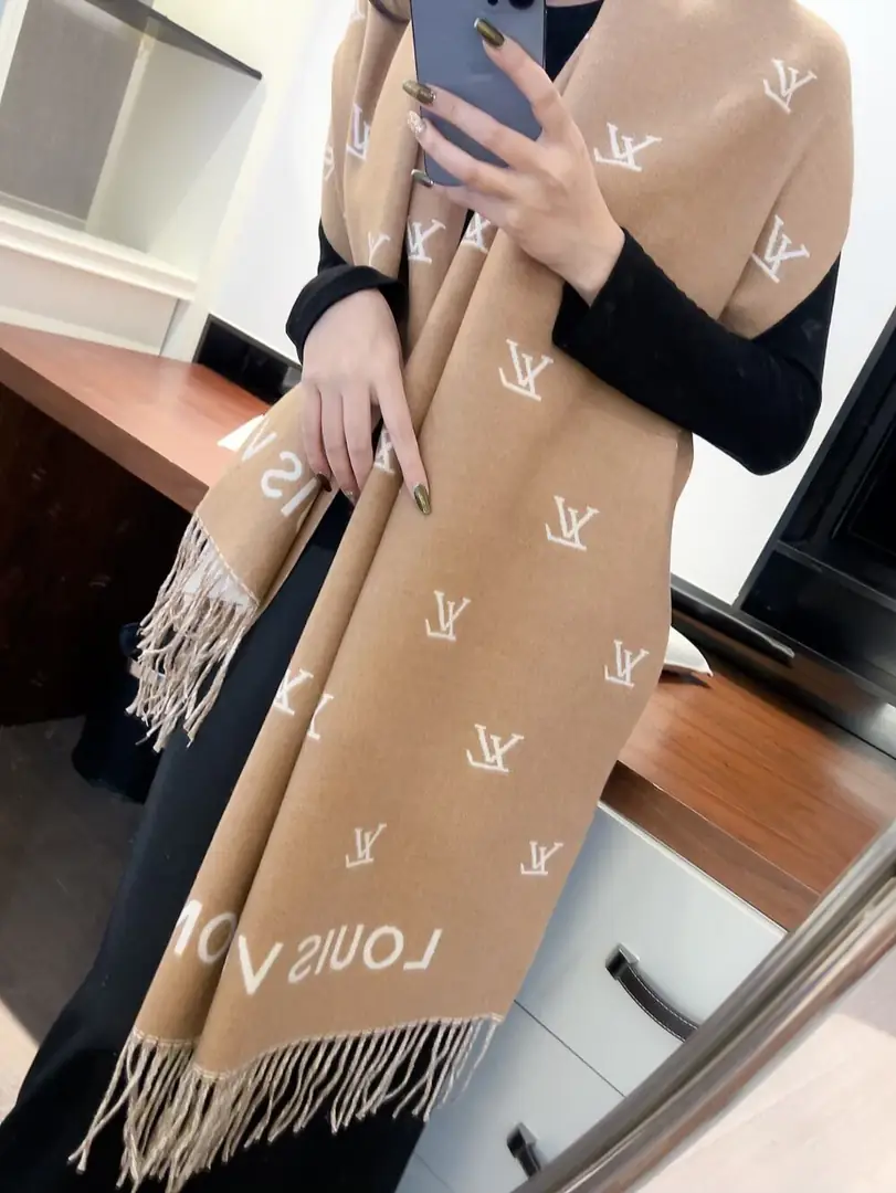 1674-￥| 27.68$LV gallery