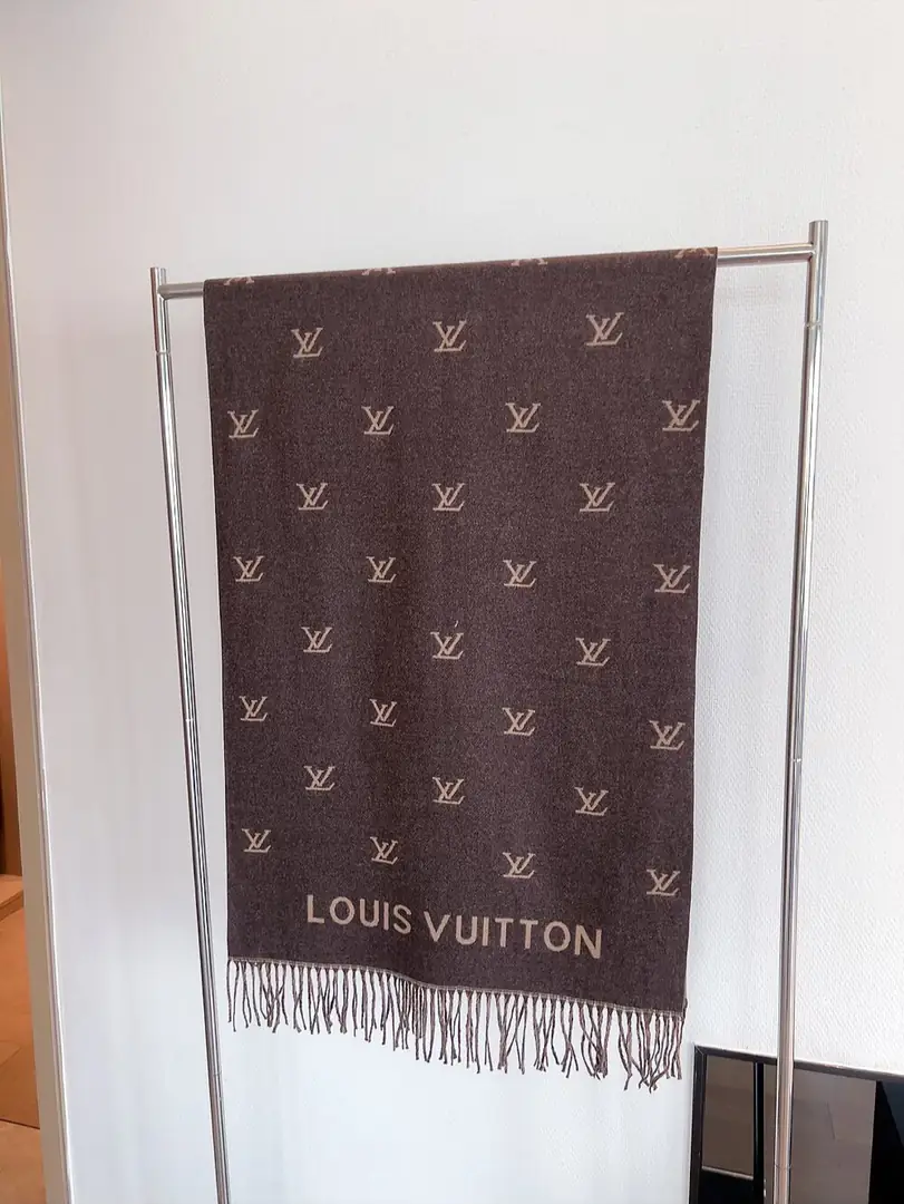 1674-￥| 27.68$LV gallery