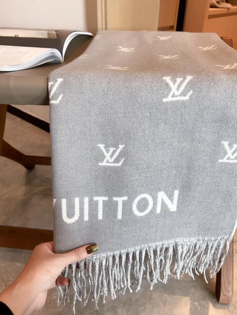 1674-￥| 27.68$LV gallery