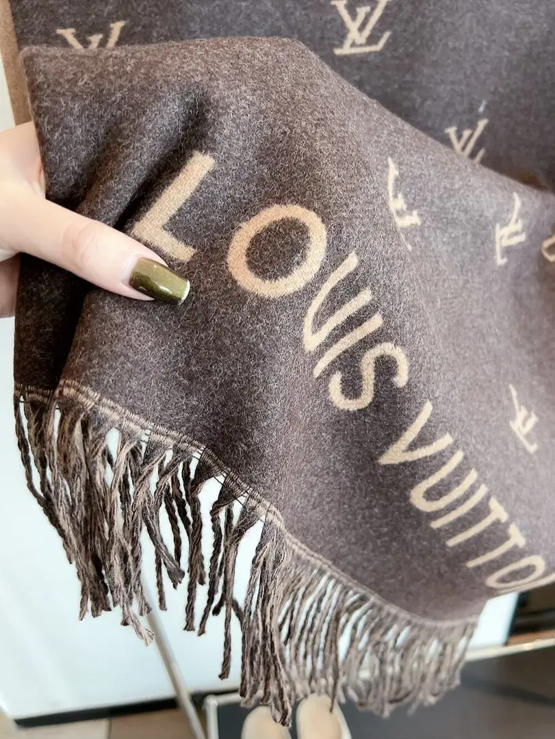 1674-￥| 27.68$LV gallery