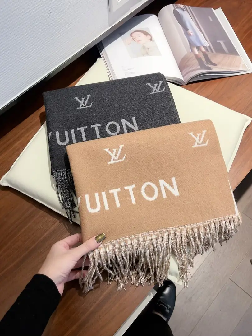 1674-￥| 27.68$LV gallery