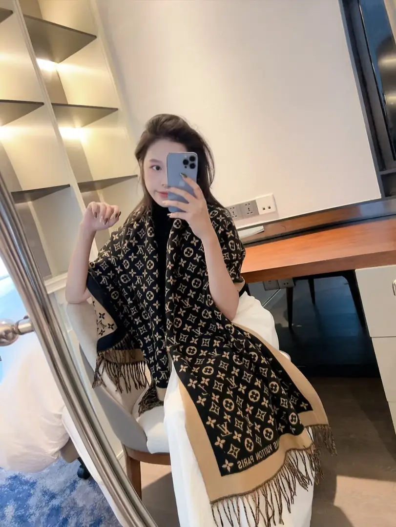 1680-￥| 27.96$LV gallery