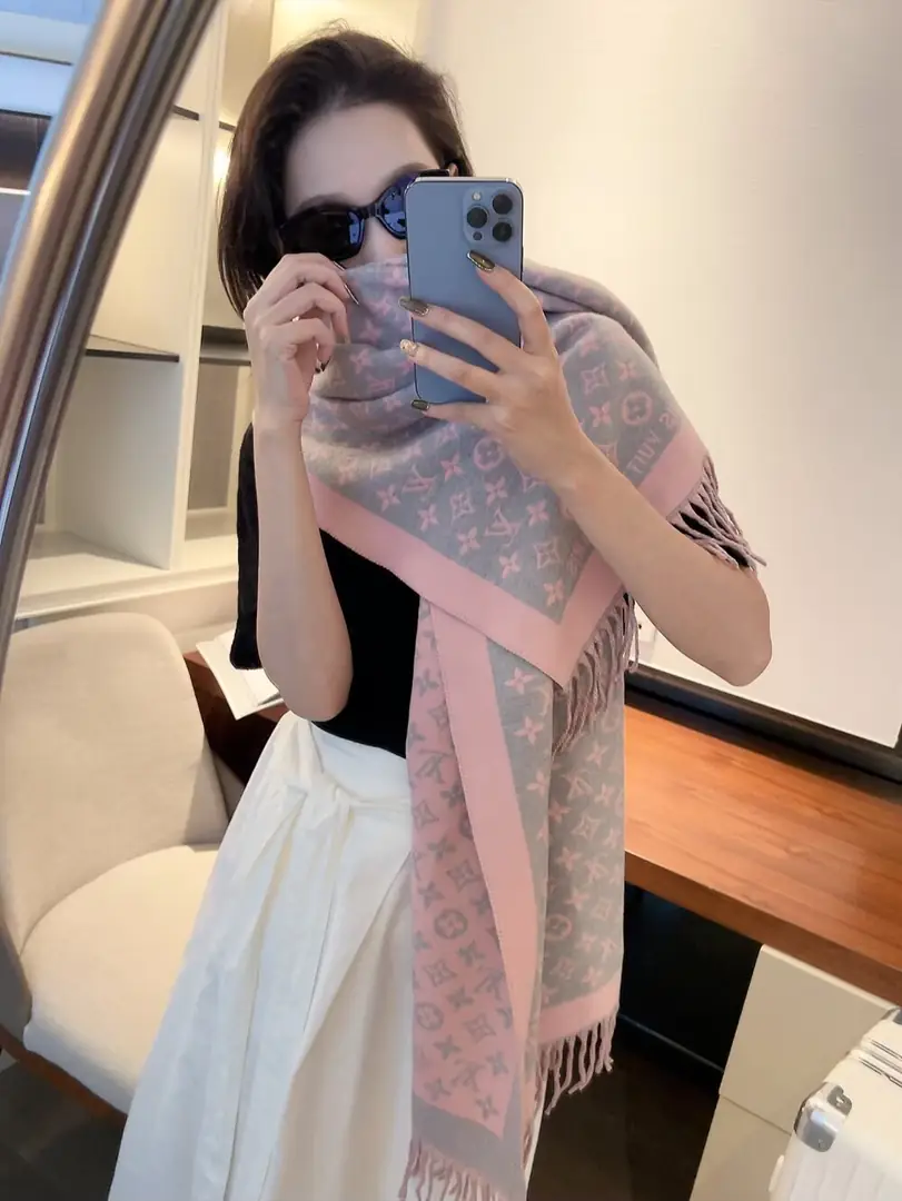 1680-￥| 27.96$LV gallery