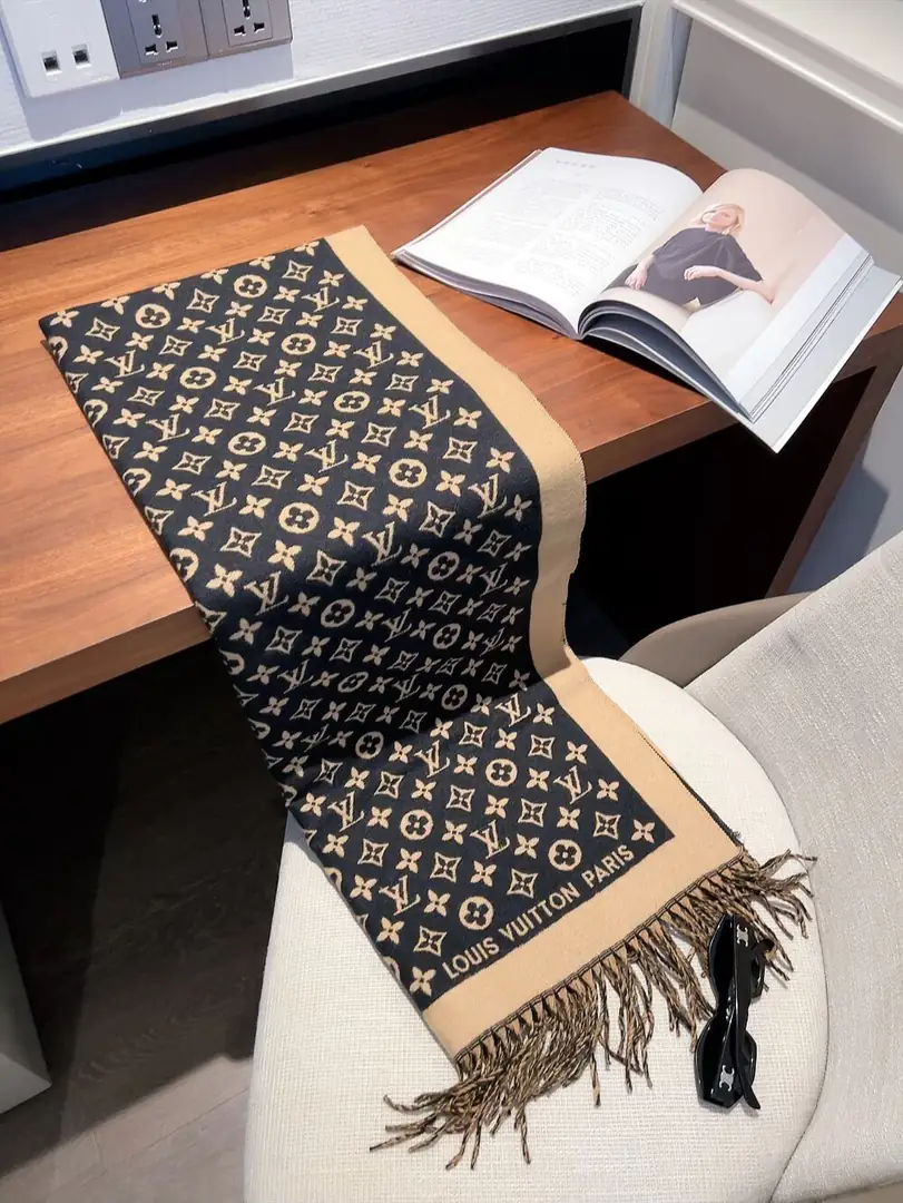 1680-￥| 27.96$LV gallery