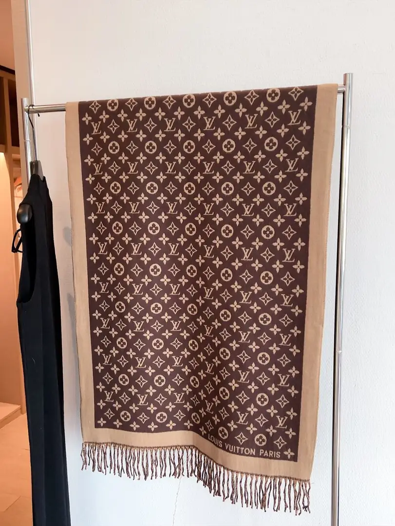 1680-￥| 27.96$LV gallery