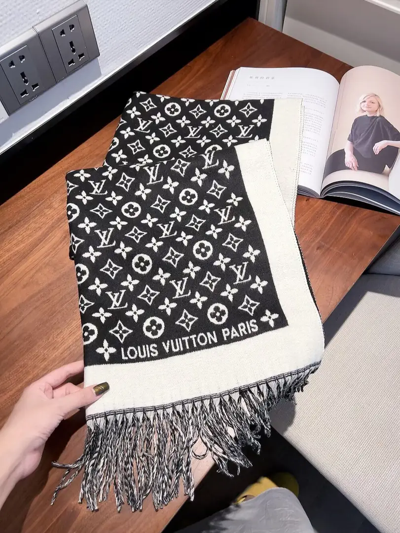 1680-￥| 27.96$LV gallery