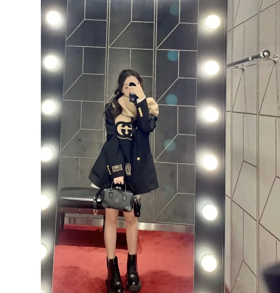 1733-￥| 27.55$Gucci gallery