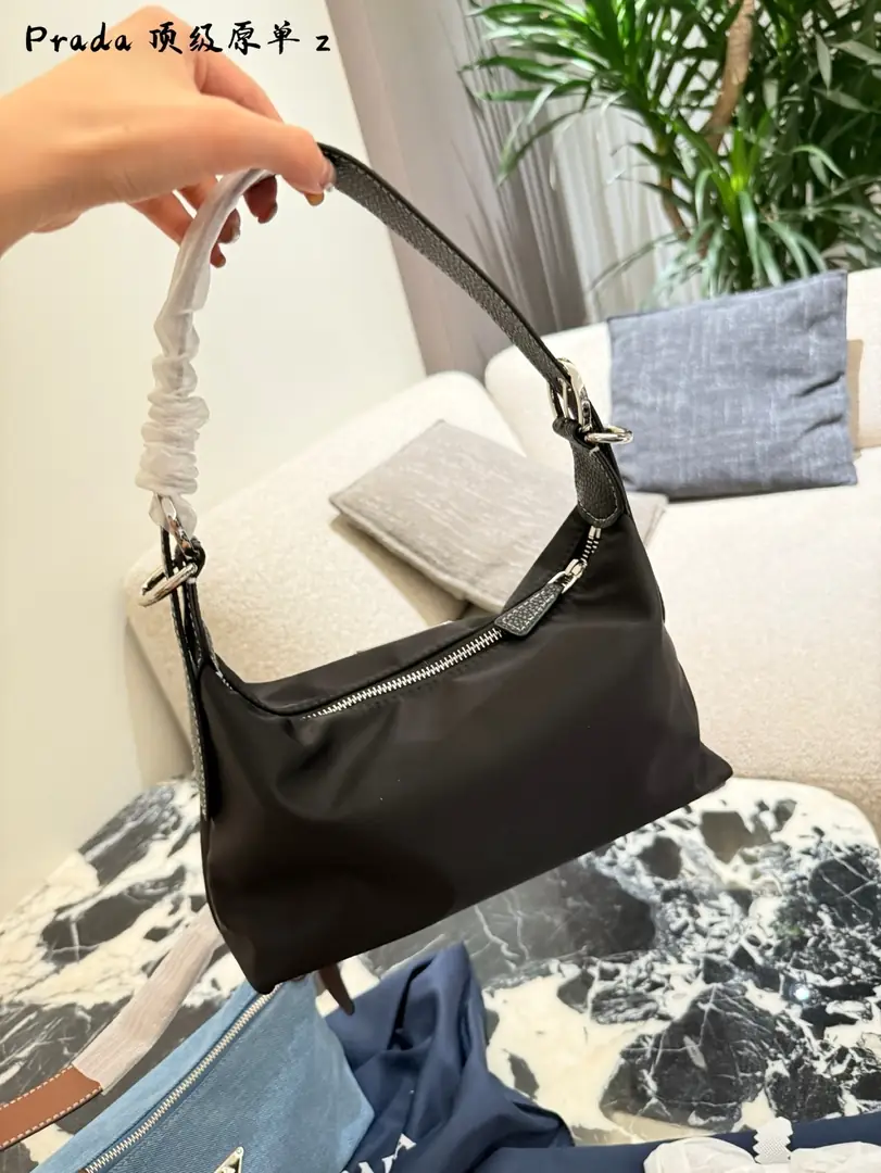 1760-￥| 48.88$PRADA gallery